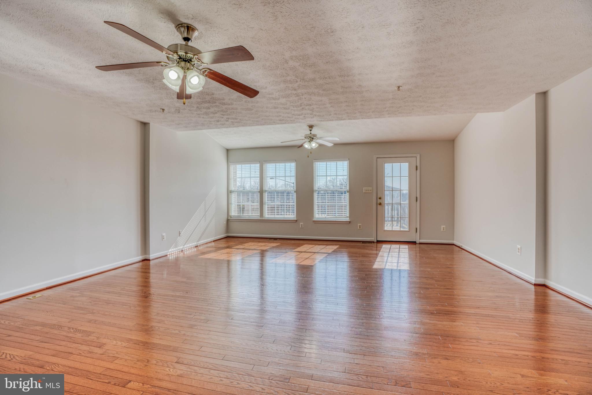 HOLLY WOODS - Residential