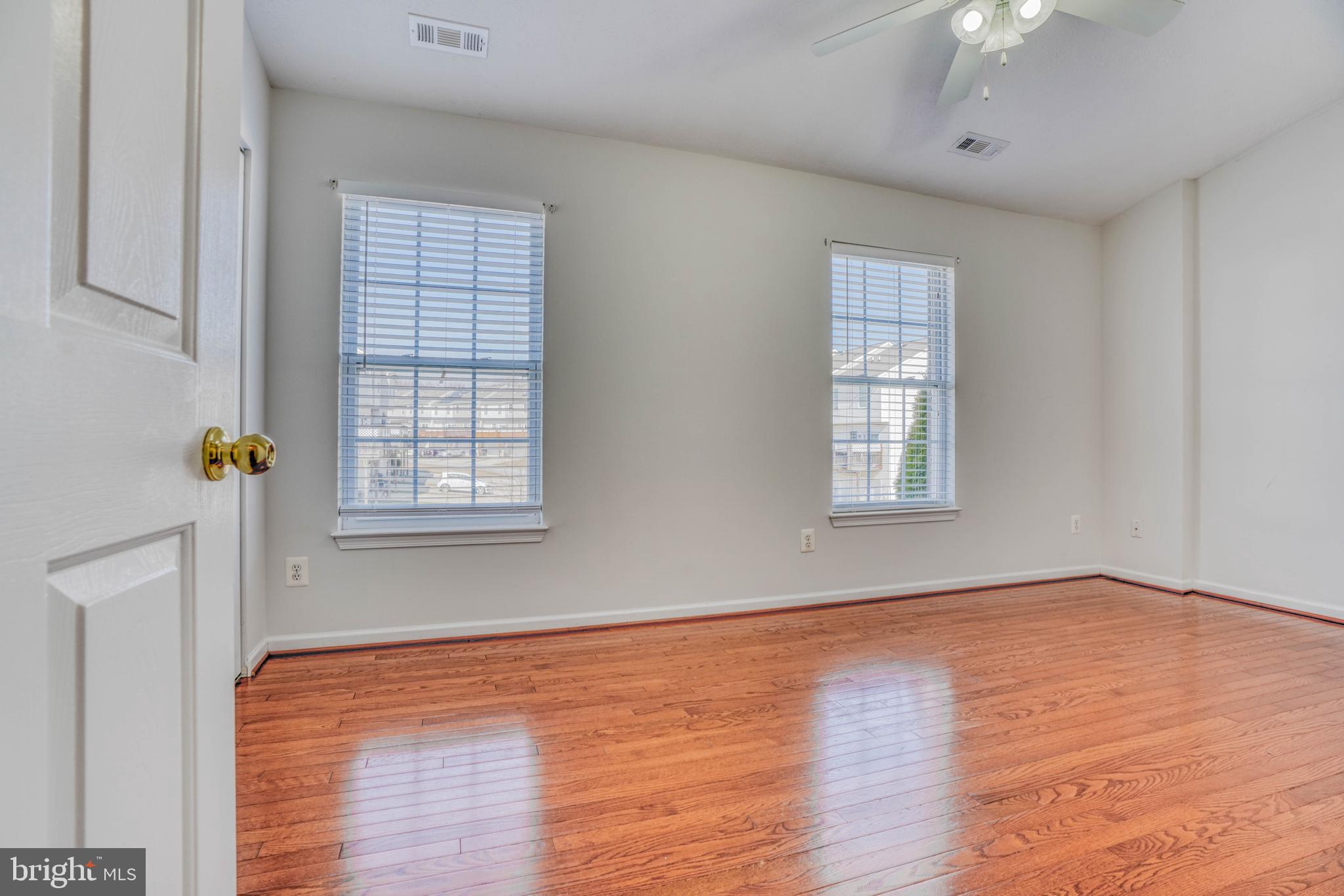 HOLLY WOODS - Residential