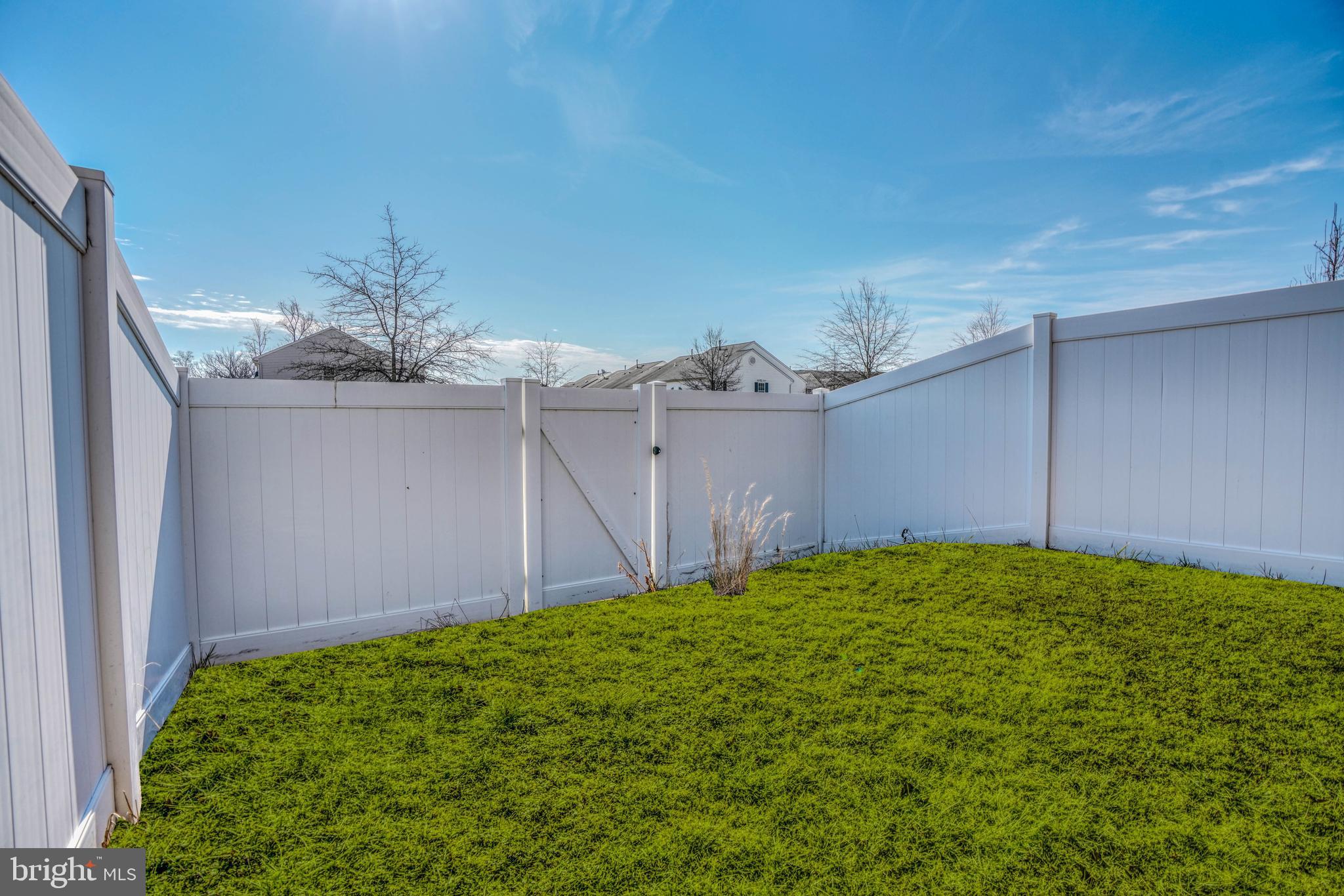 HOLLY WOODS - Residential