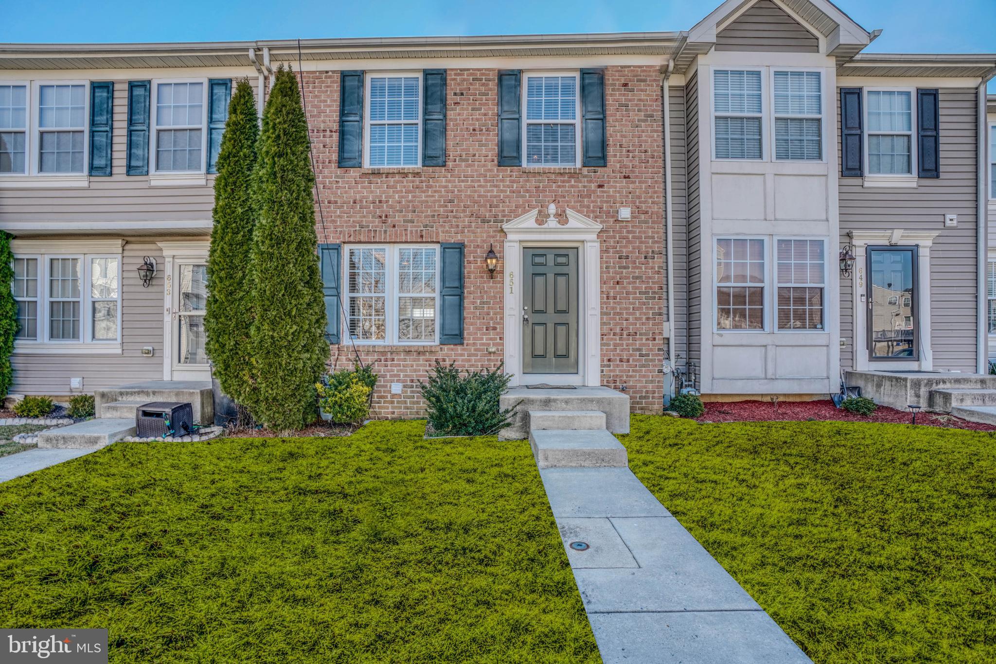 HOLLY WOODS - Residential