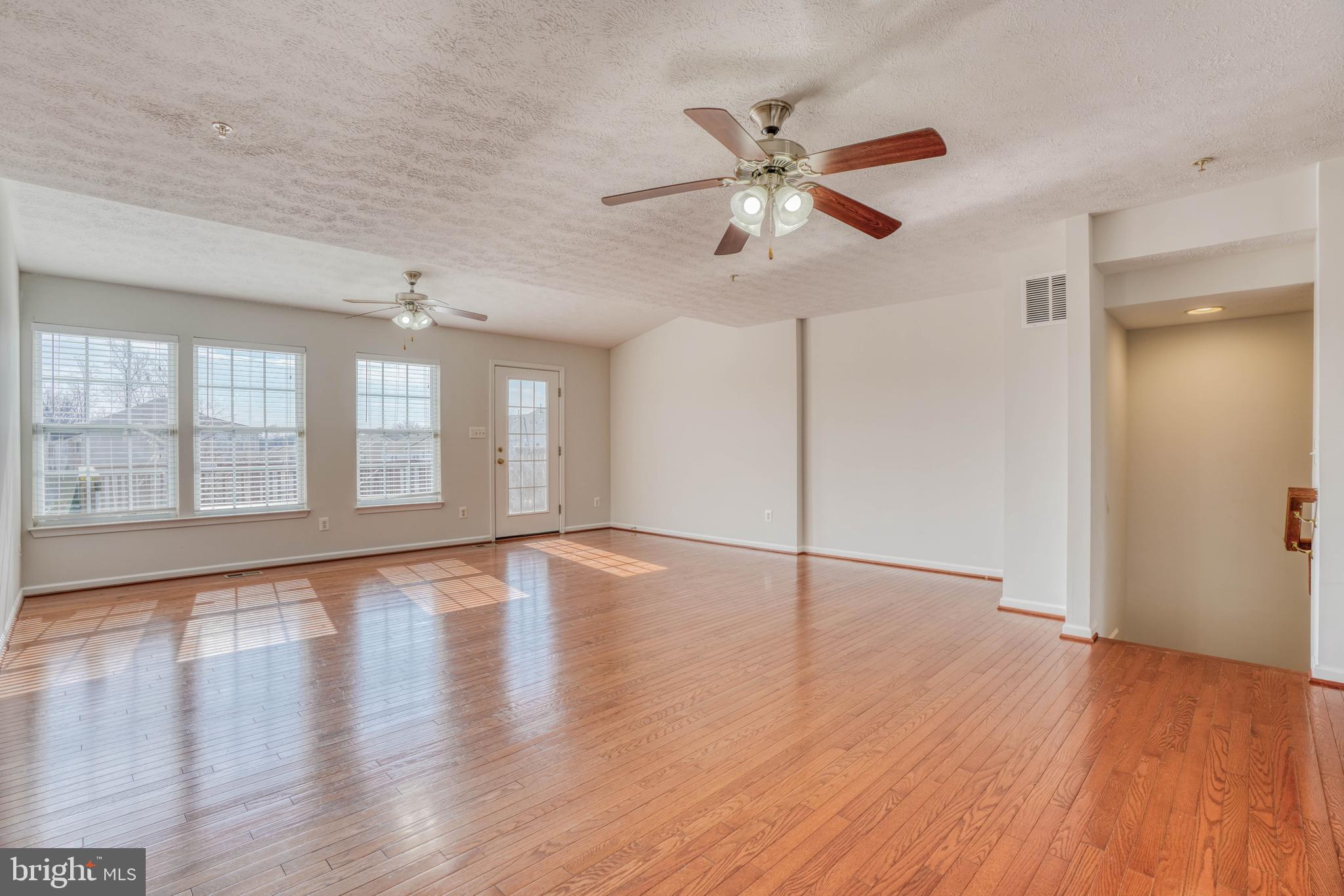 HOLLY WOODS - Residential