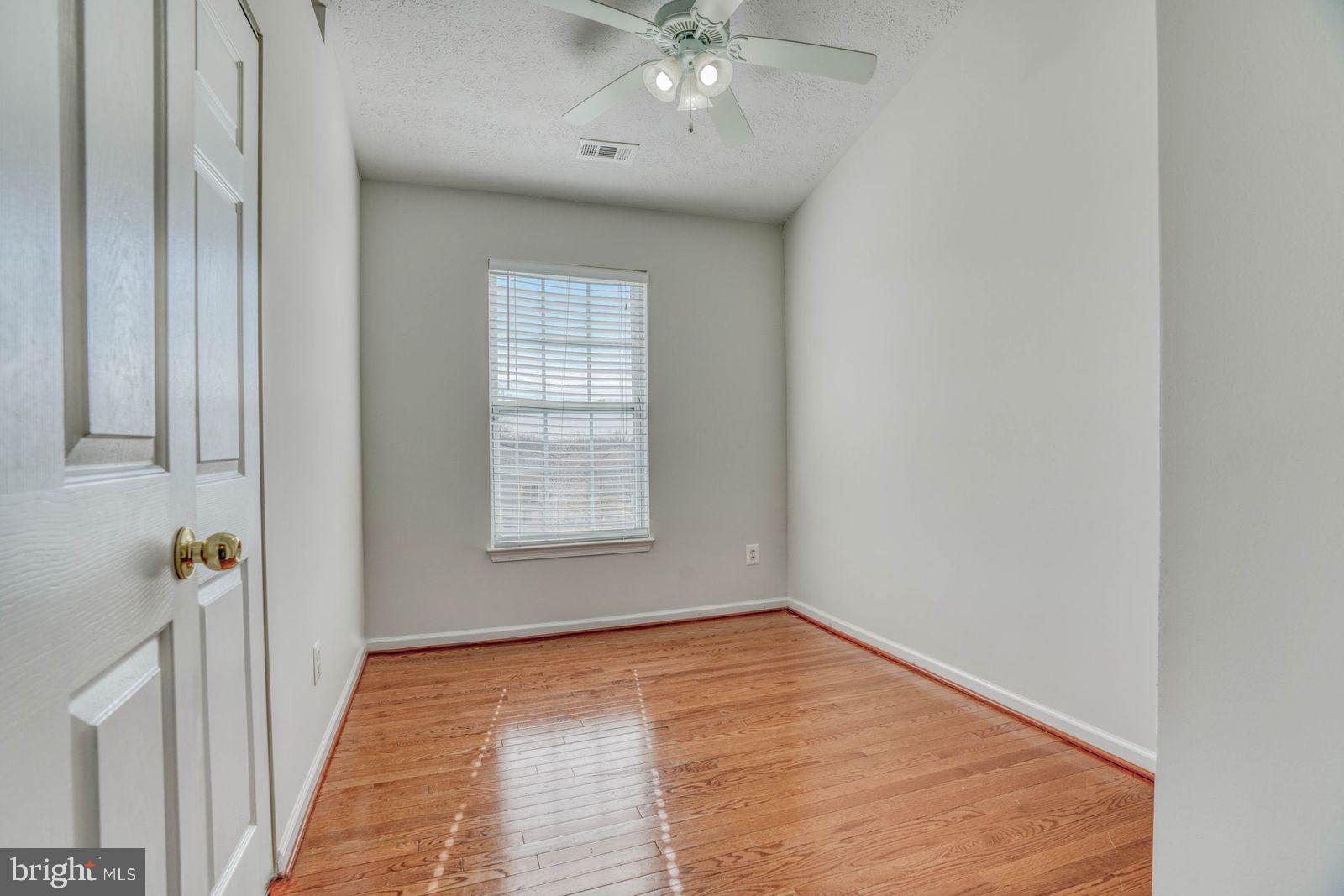 HOLLY WOODS - Residential