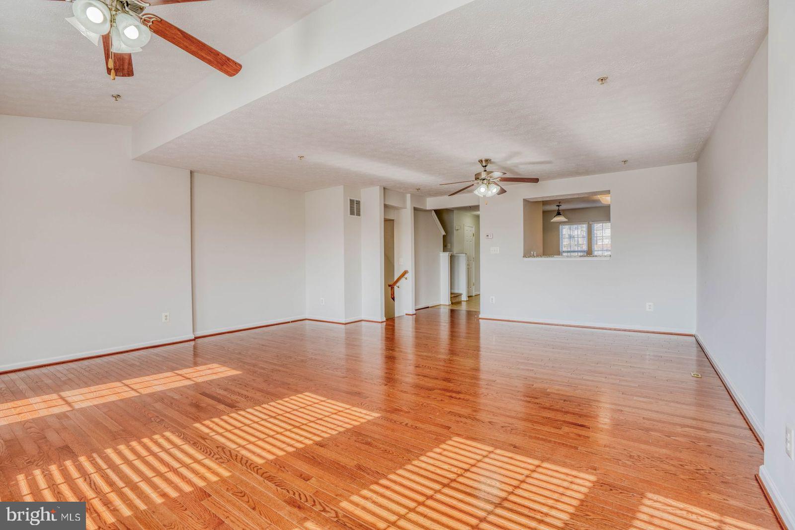 HOLLY WOODS - Residential