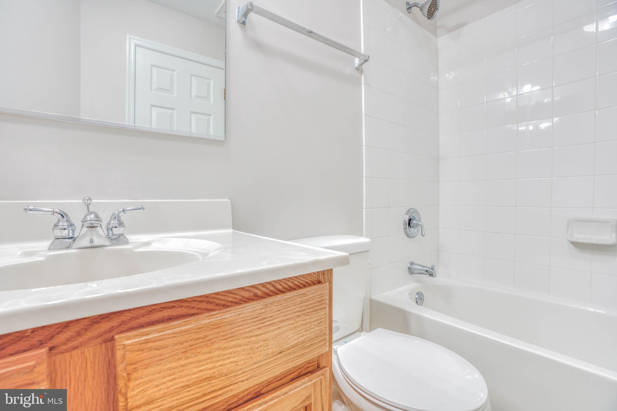 HOLLY WOODS - Residential