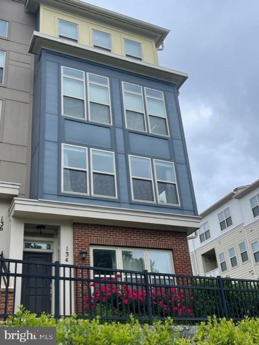 Beautiful condo in Crown available July 1st! Spacious floor plan with 3 bedrooms, 2.5 baths. Gleaming hardwood floors, contemporary kitchen with granite and stainless steel appliances. Convenient garage parking. Fantastic location near shopping, dining and entertainment. Also a shuttle to the Metro. Minimum Credit Score of 700 Required. No pets. Schedule your showing today!