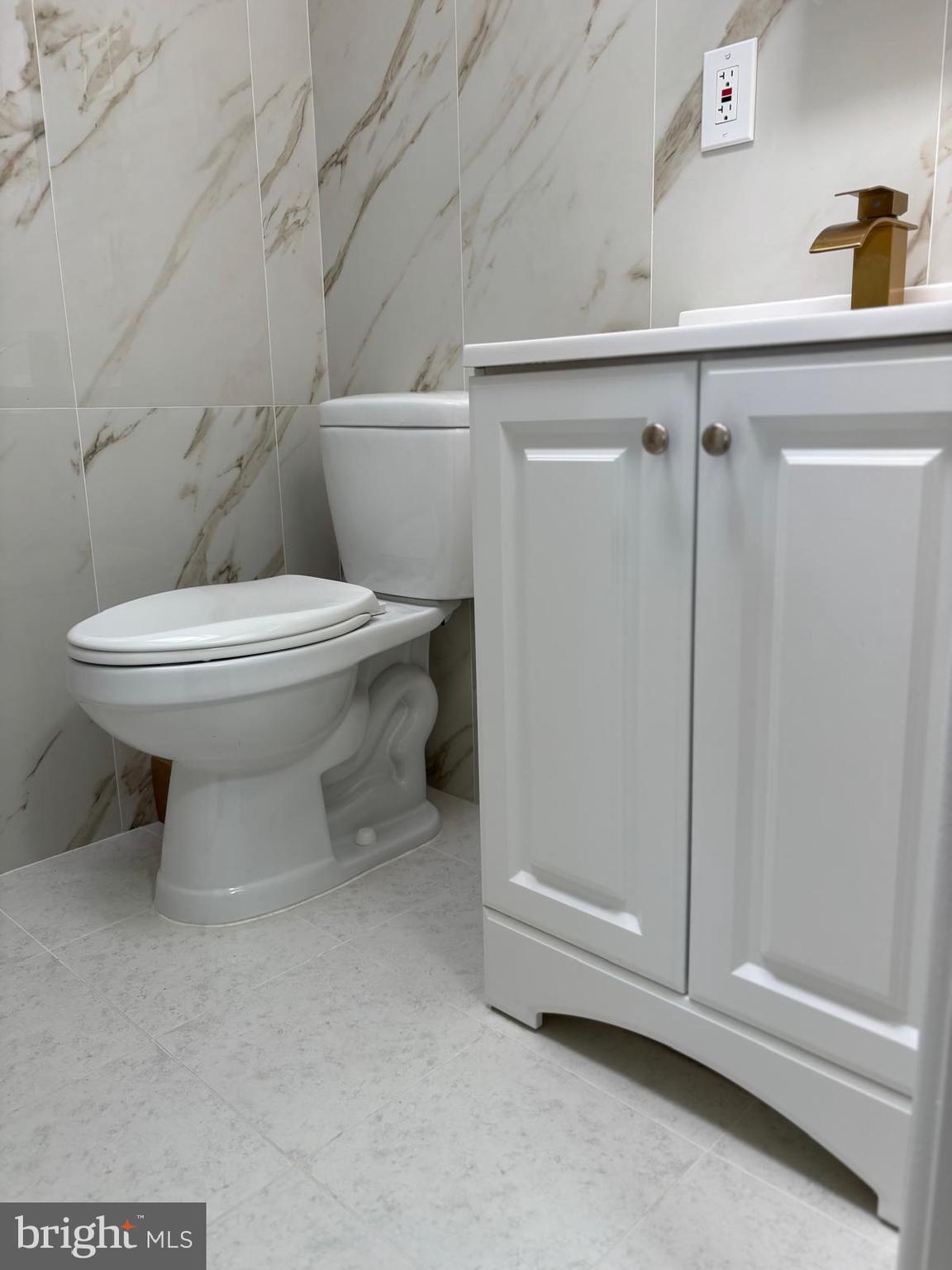 PARKWOOD - Residential Lease