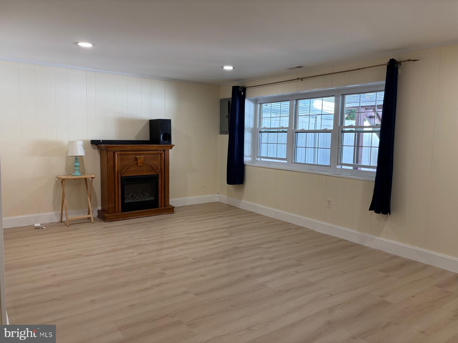 PARKWOOD - Residential Lease