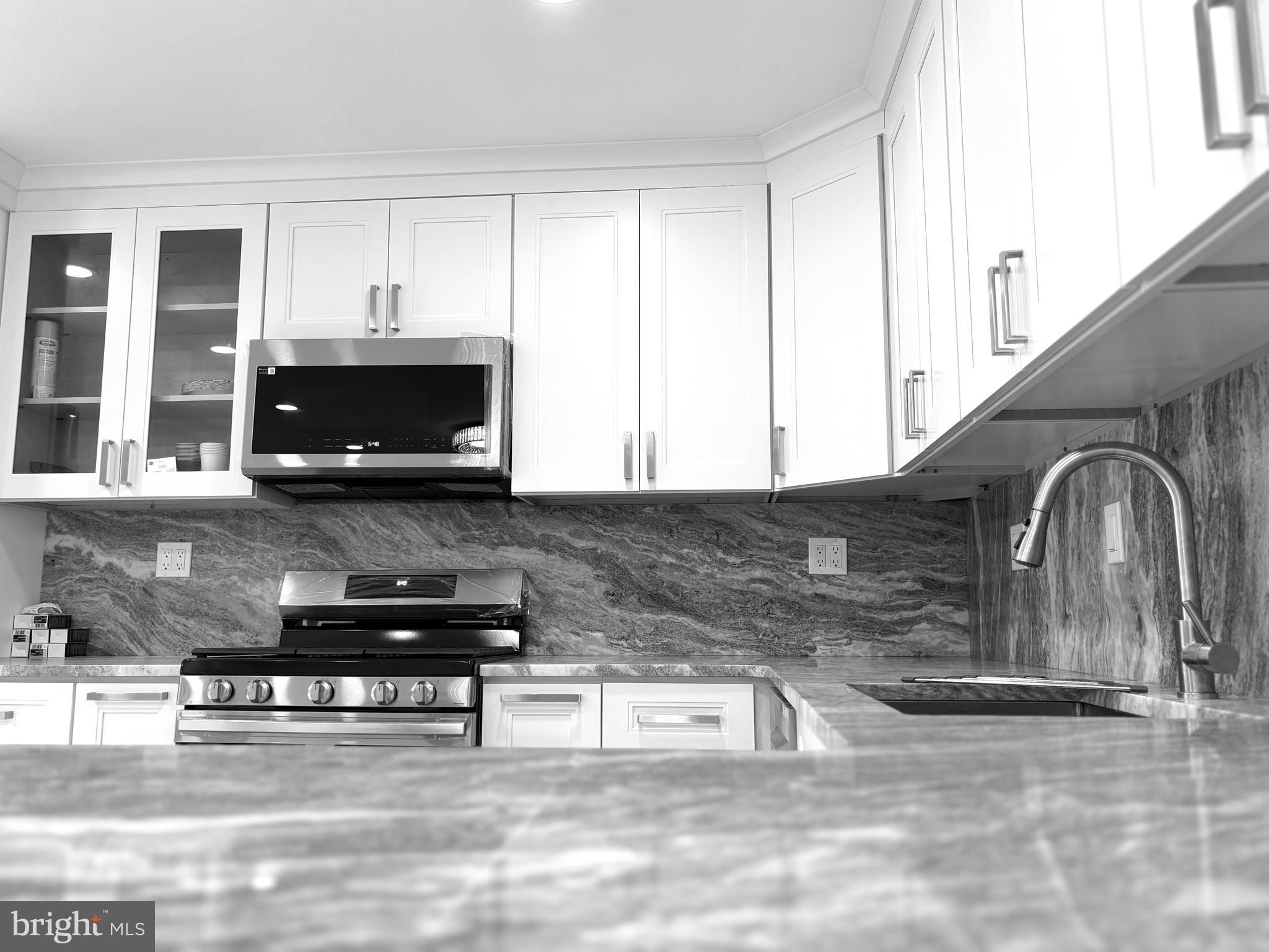 PARKWOOD - Residential Lease