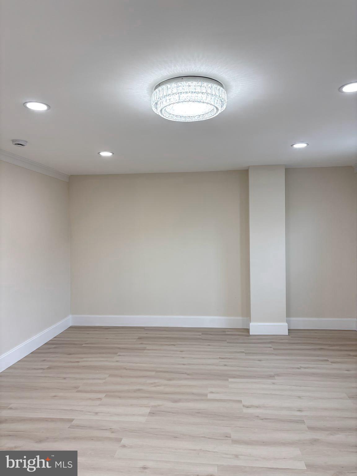 PARKWOOD - Residential Lease