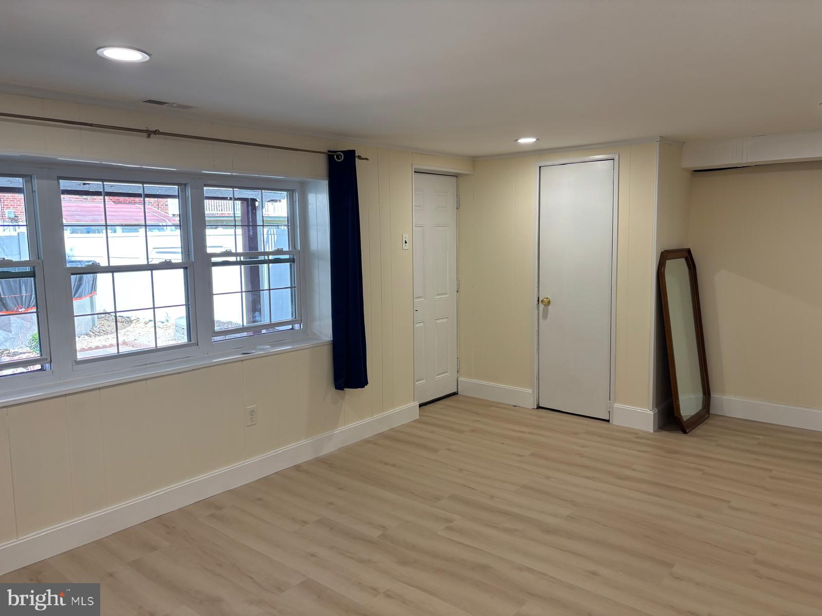 PARKWOOD - Residential Lease