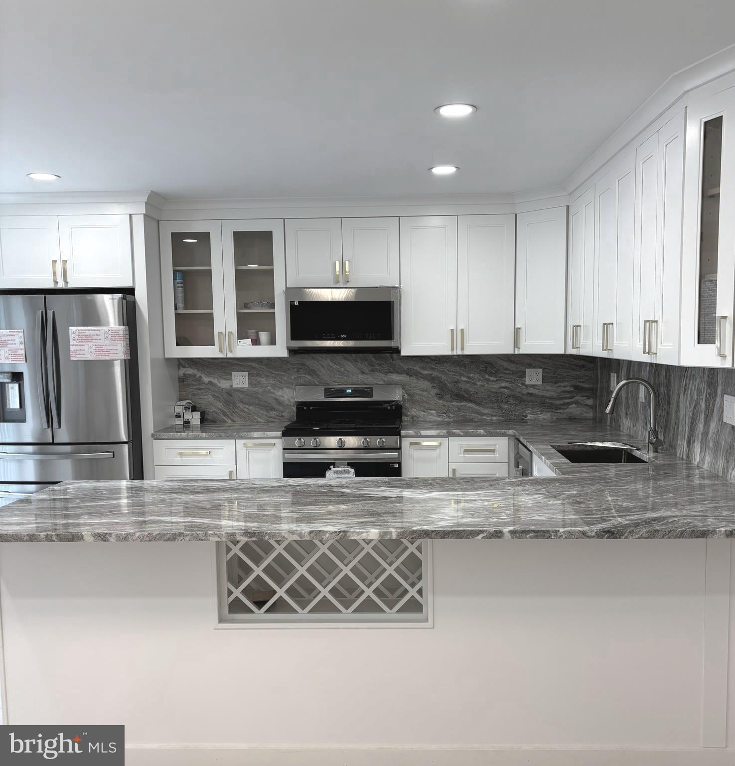 PARKWOOD - Residential Lease