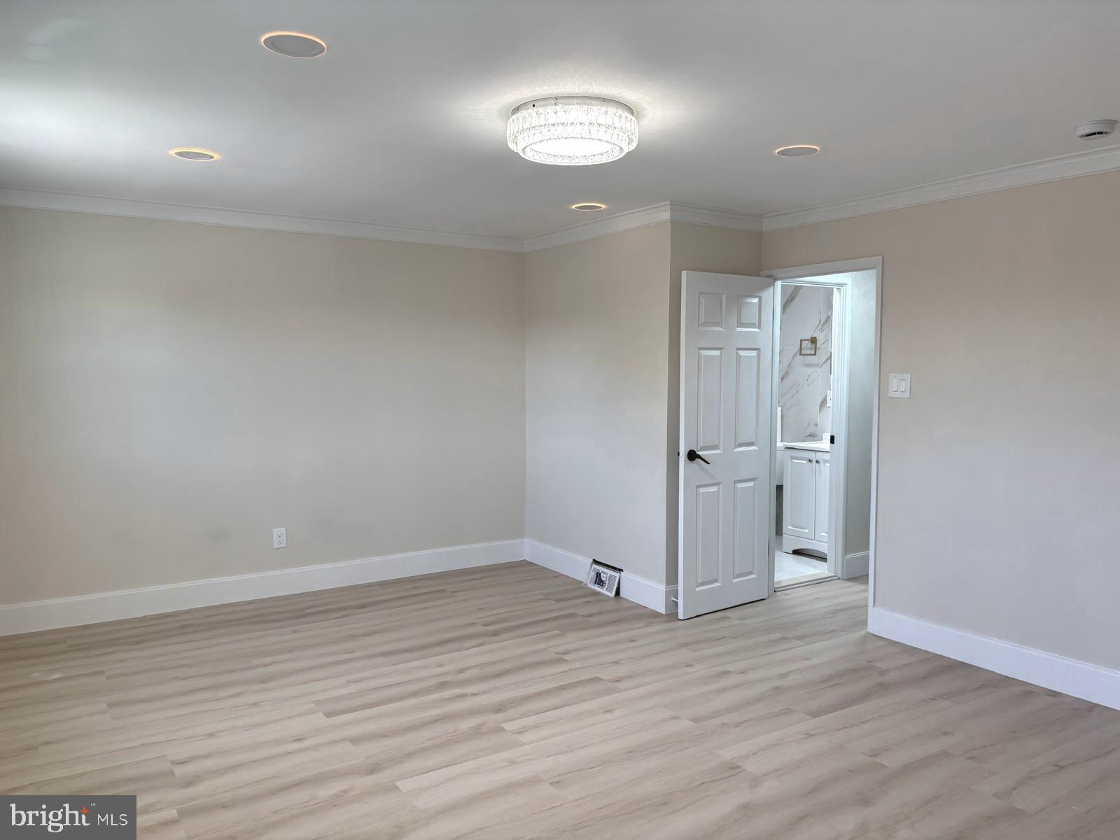 PARKWOOD - Residential Lease