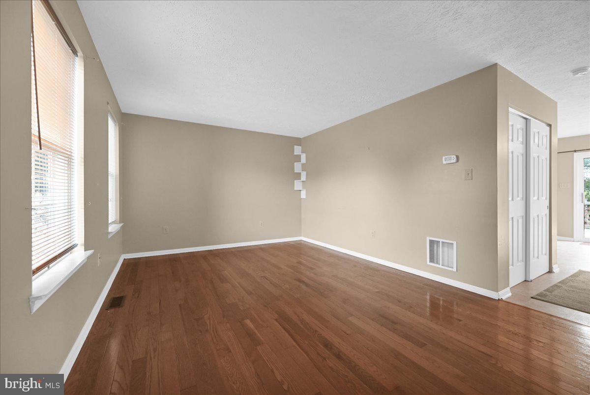 BUTTONWOOD CROSSING - Residential