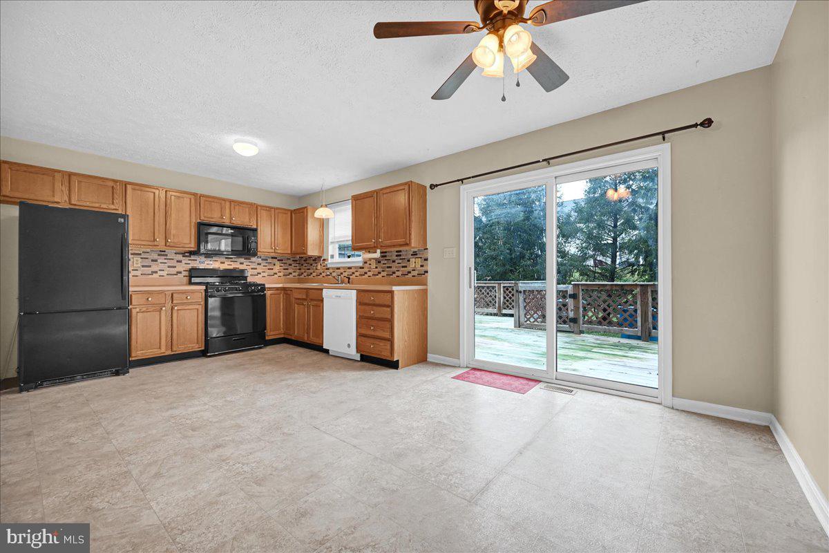 BUTTONWOOD CROSSING - Residential