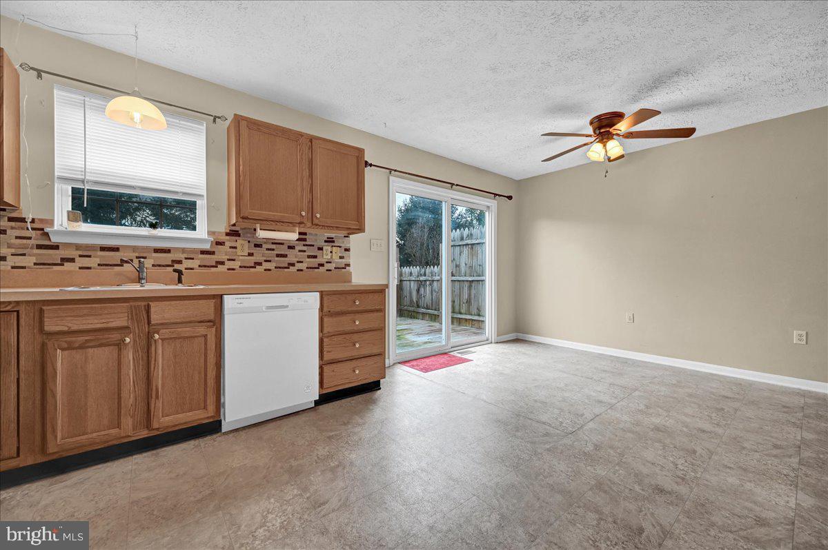 BUTTONWOOD CROSSING - Residential