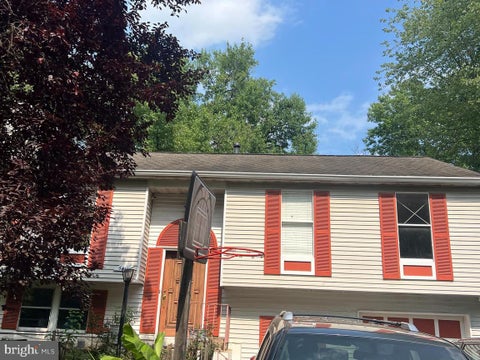 Homes For Sale - 6411 Tiffany Court<br/> LANHAM, MD 20706