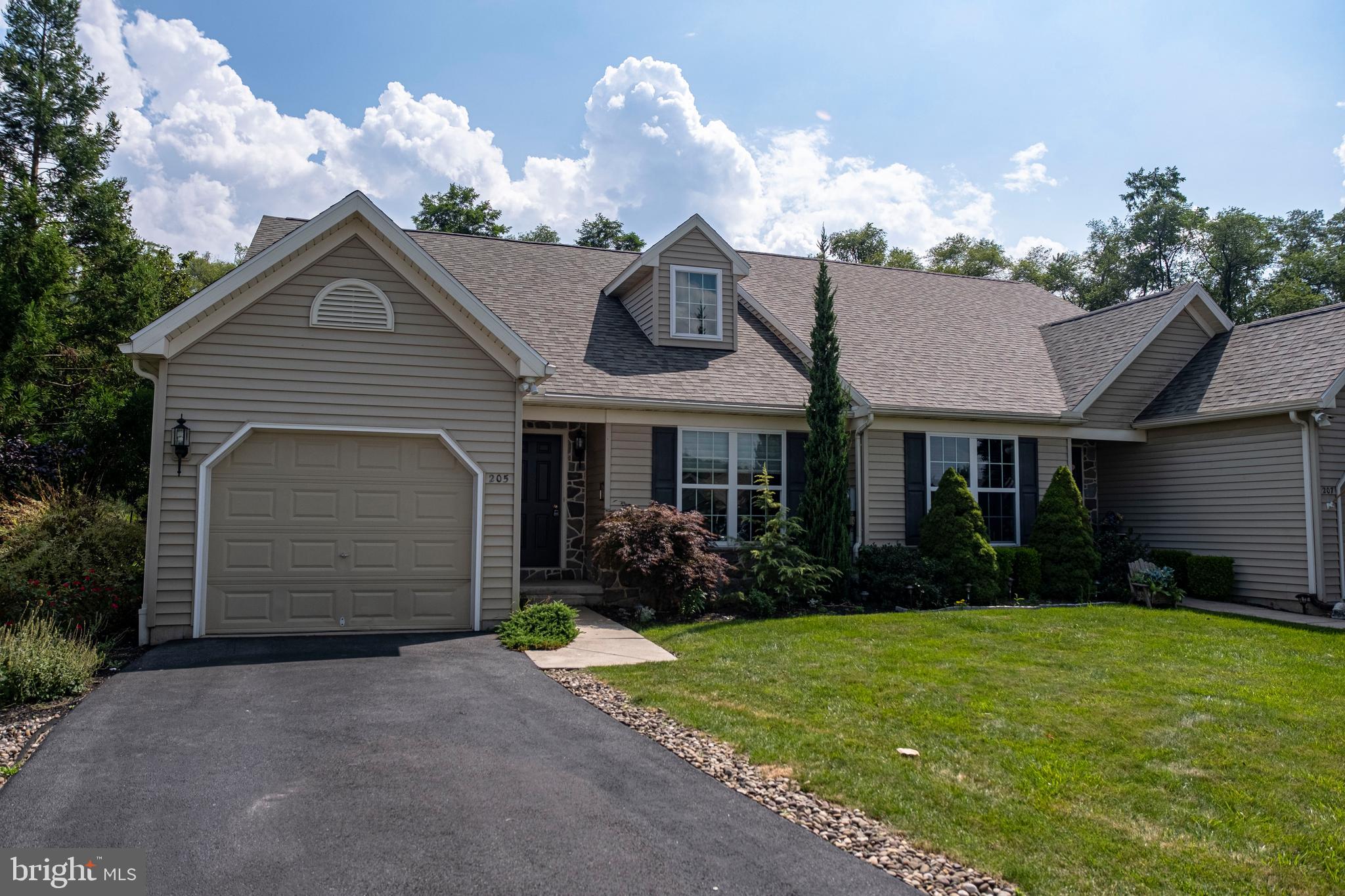 BLOSSOM HILL - Residential