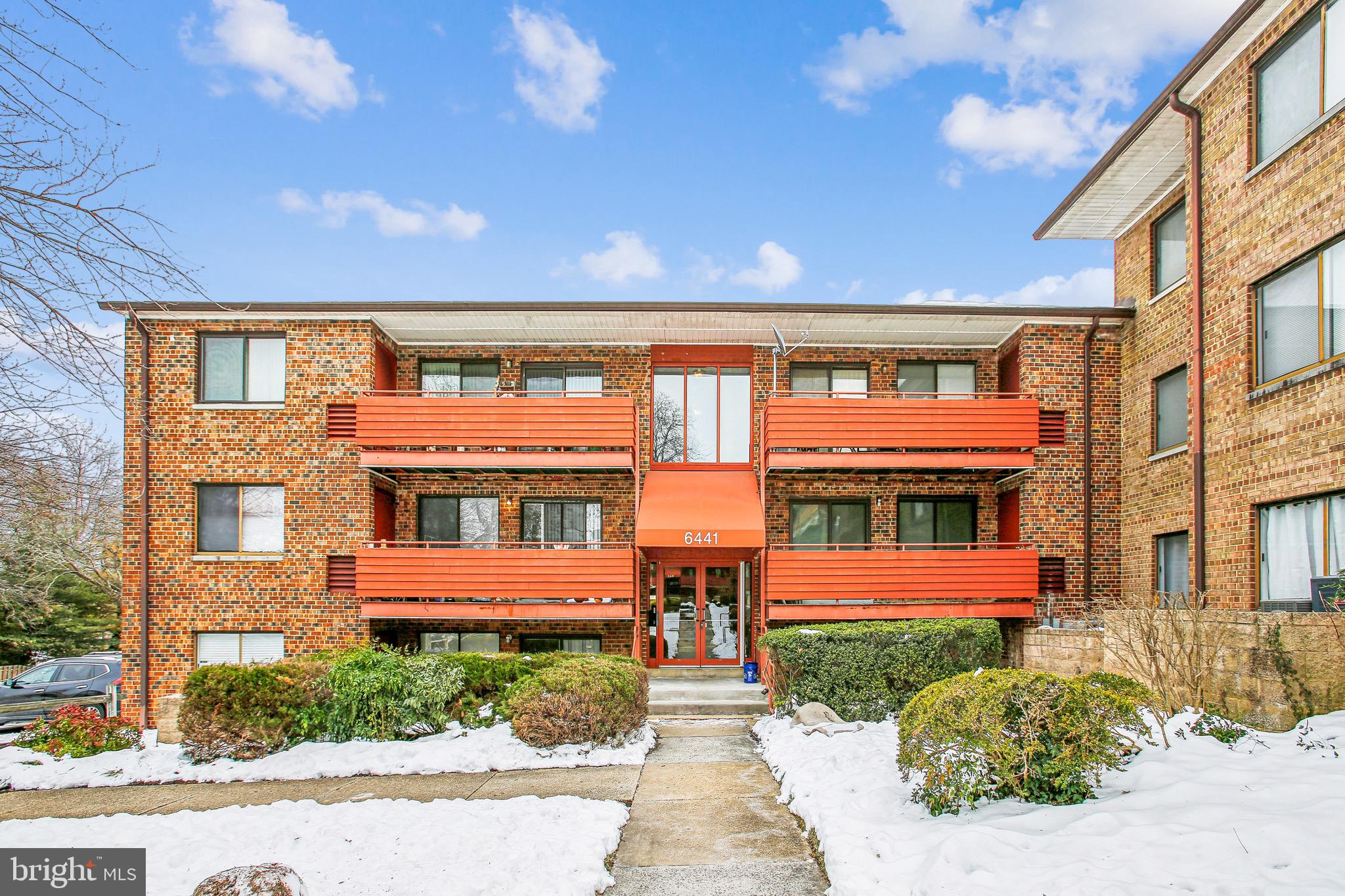 Discover unmatched convenience at 6441 Richmond Hwy Unit 102, Alexandria, VA! This charming recently renovated 1-bedroom, 1-bathroom condo offers the perfect blend of comfort and convenience. Nestled in the sought-after Huntington Walk community. Inside, you’ll find a thoughtfully designed space featuring an open living area, a bright bedroom, and plenty of storage. Whether you’re a first-time homebuyer or seeking a low-maintenance lifestyle, this property combines comfort with unbeatable convenience.
Situated along Richmond Highway, this home places you just minutes from shopping centers, grocery stores, Ft Belvoir Military Base, dining options, and major commuter routes like I-495 and Route 1. With public transportation, including bus stops and the Huntington Metro Station nearby, commuting to D.C., Old Town Alexandria, or National Harbor is a breeze.
With its prime location and comfortable layout, 6441 Richmond Hwy Unit 102 presents a wonderful opportunity to own a home in the dynamic Alexandria area. Don’t miss this opportunity to live in a prime location—schedule your showing today!