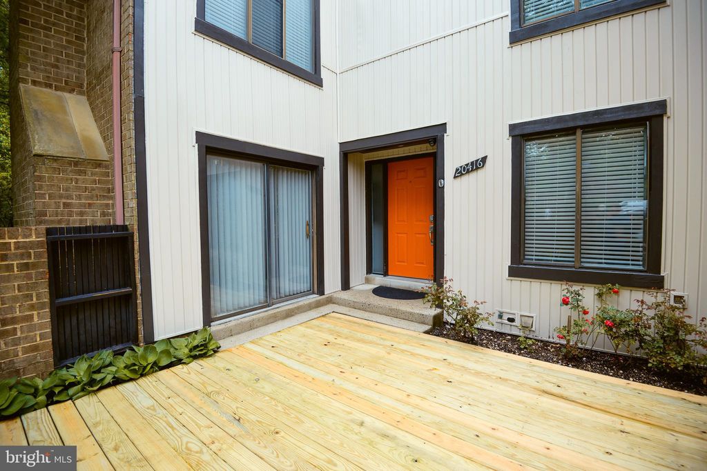 Photo of 20416 Shadow Oak Court, MONTGOMERY VILLAGE, MD 20886 (MLS # MDMC2198652)