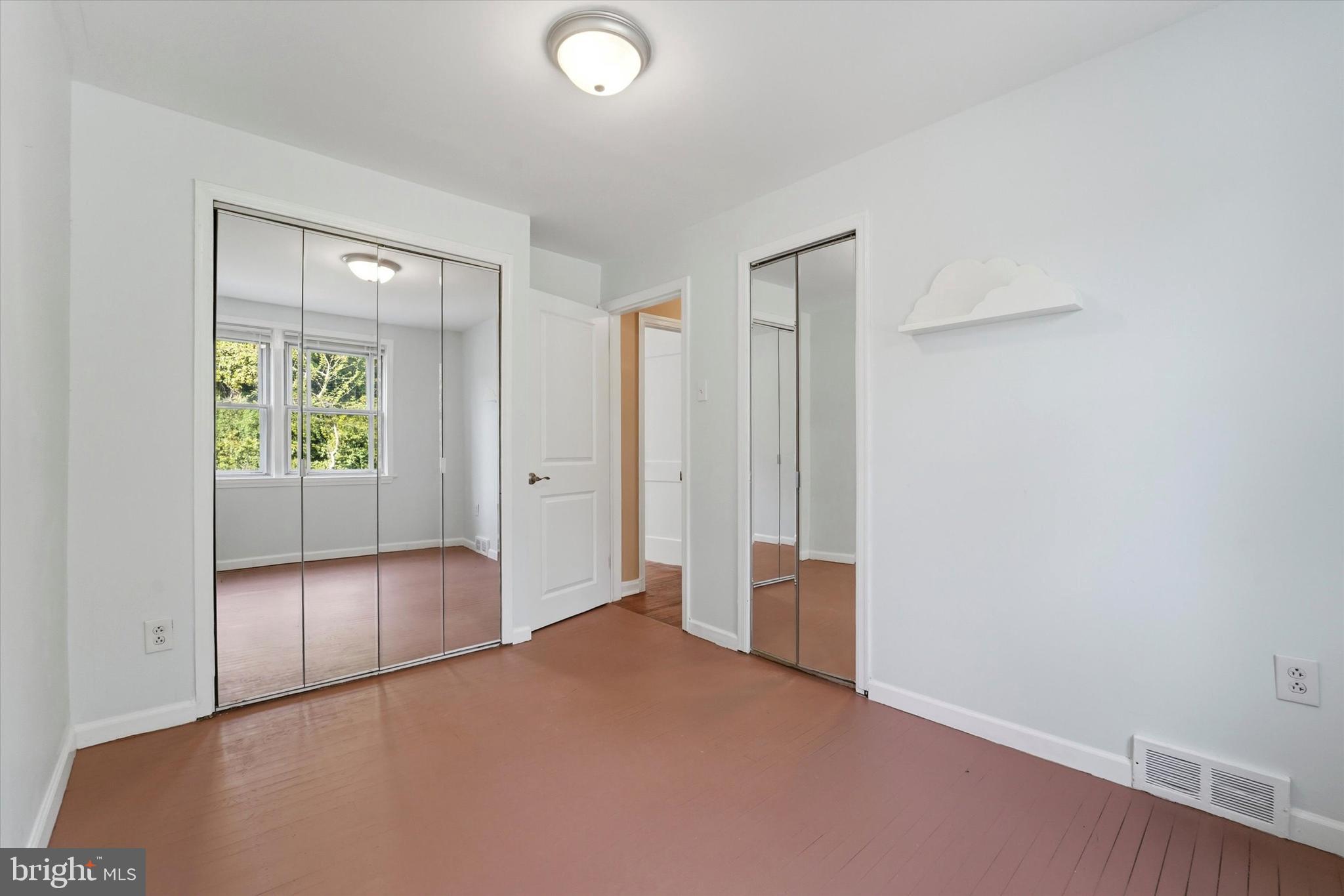 ROXBOROUGH - Residential