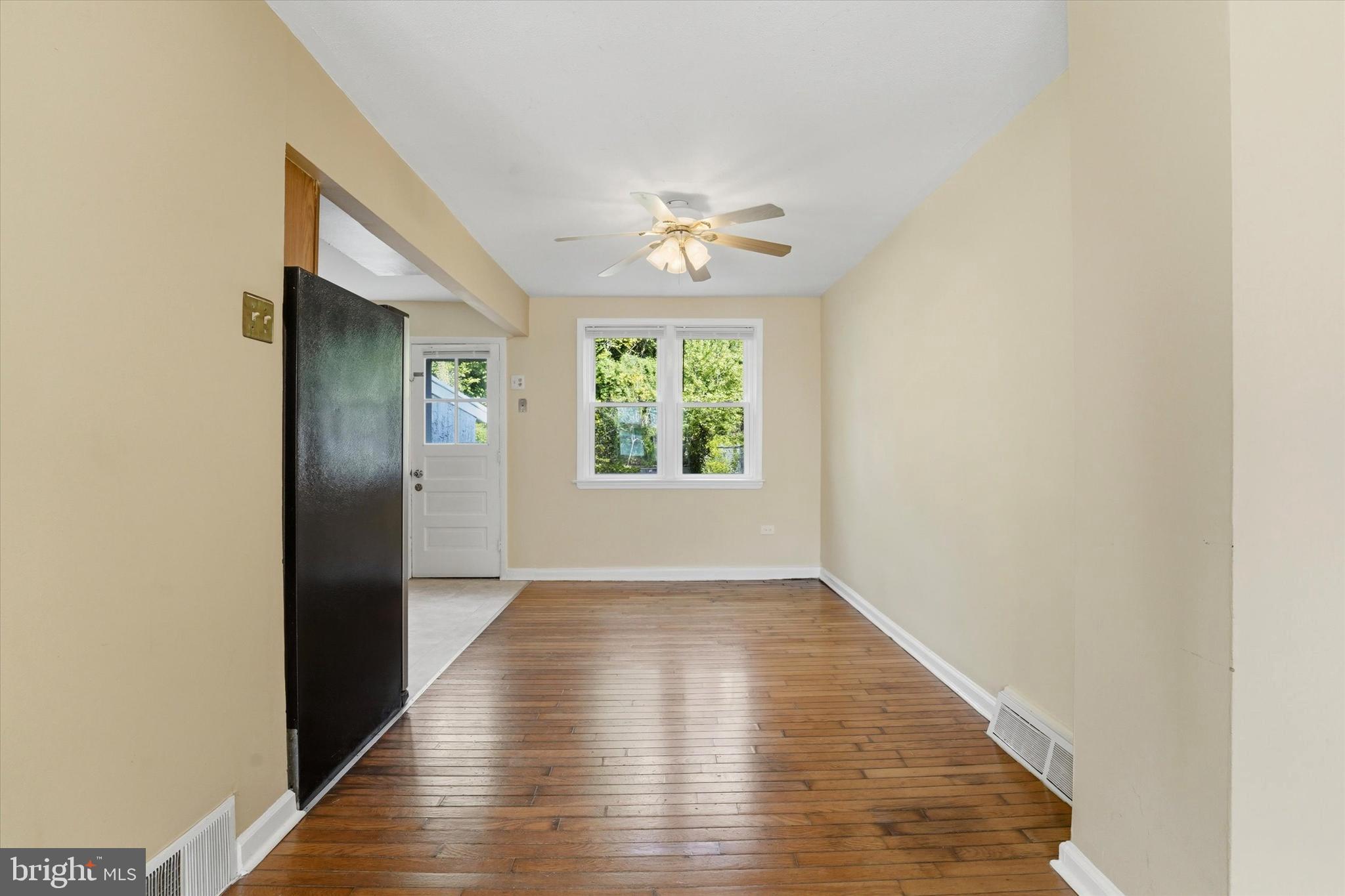351 W SALAIGNAC STREET