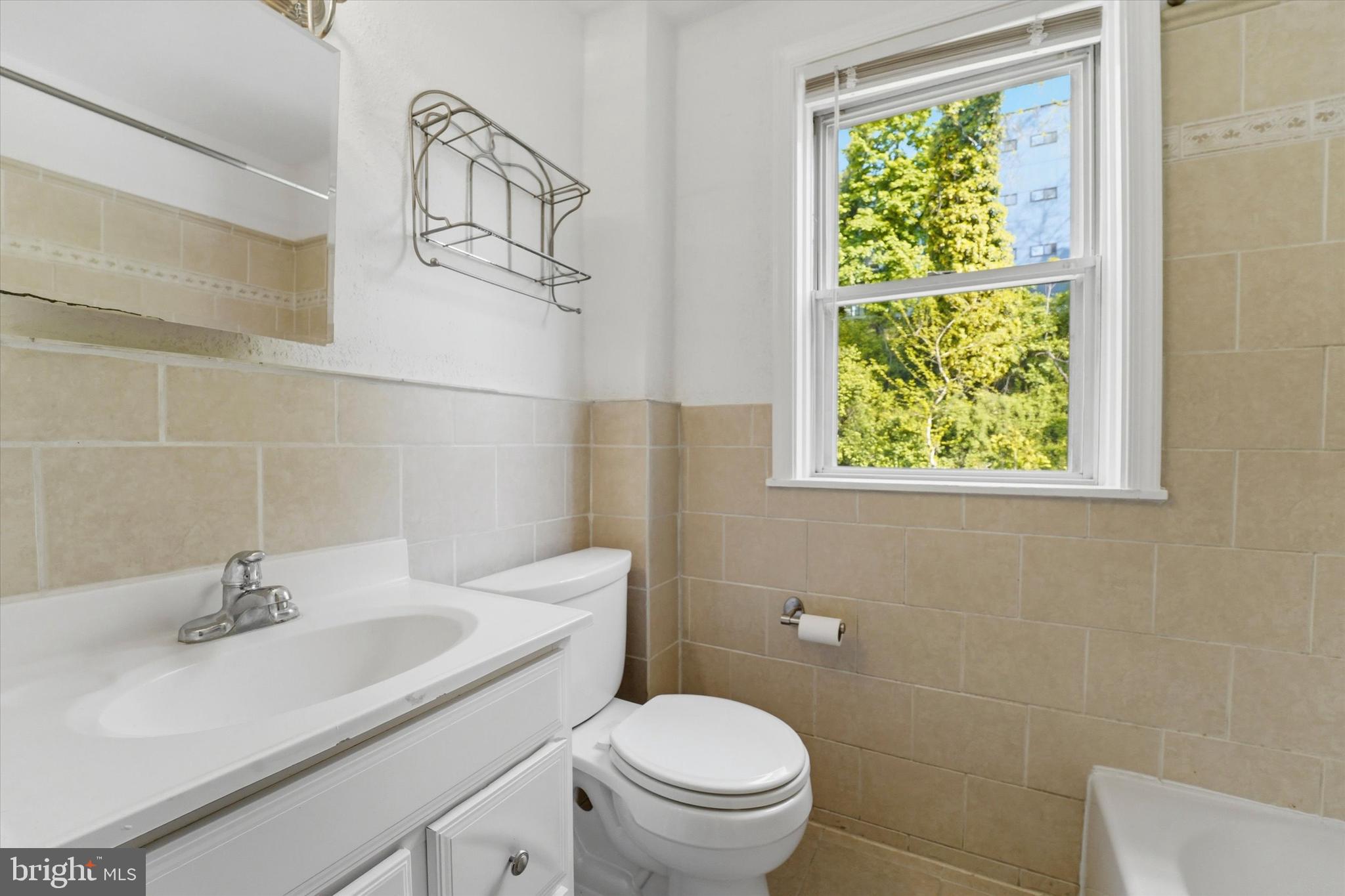 ROXBOROUGH - Residential