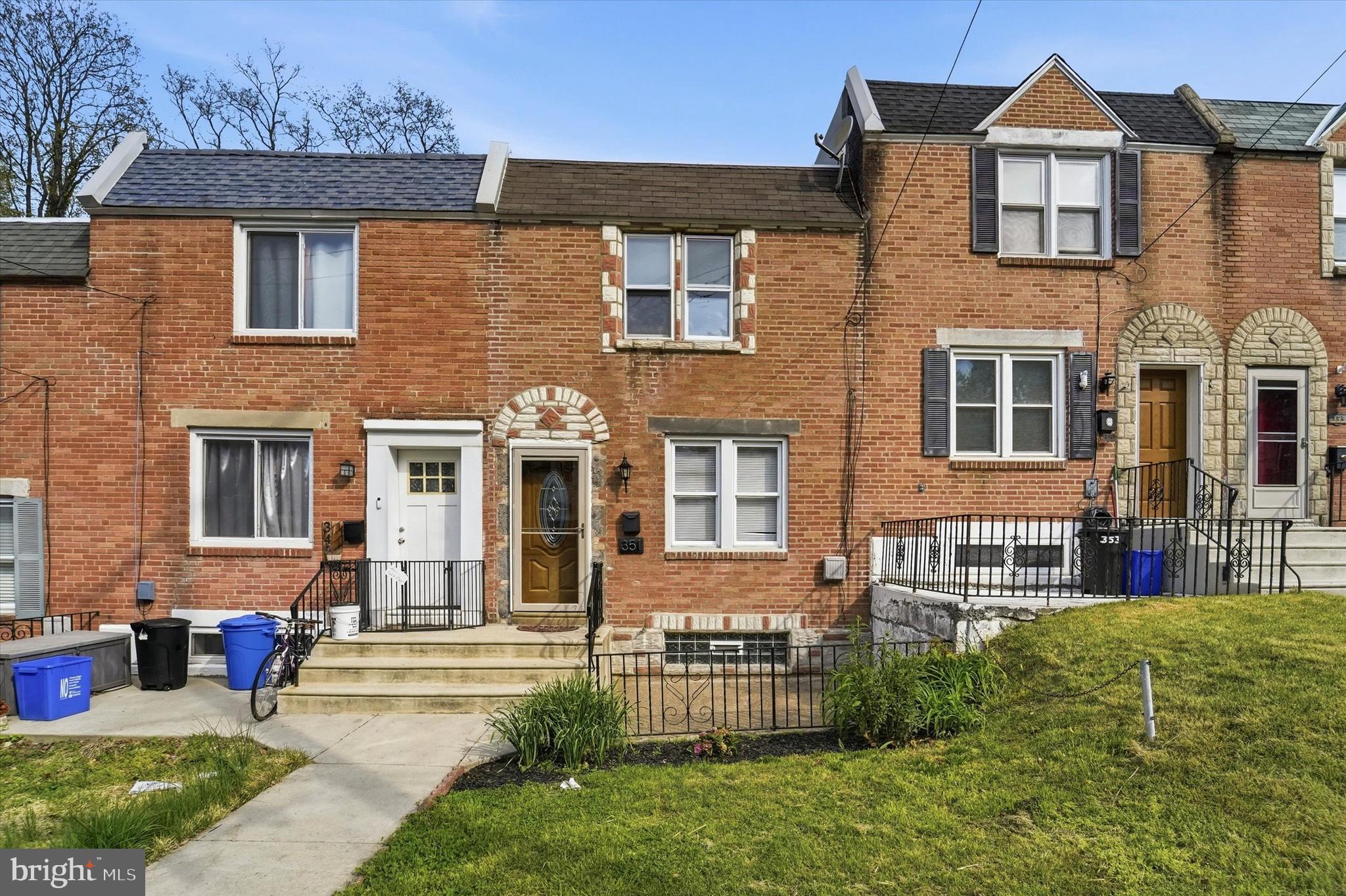 ROXBOROUGH - Residential
