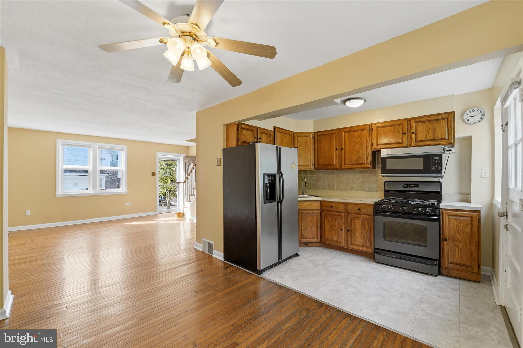 351 W SALAIGNAC STREET