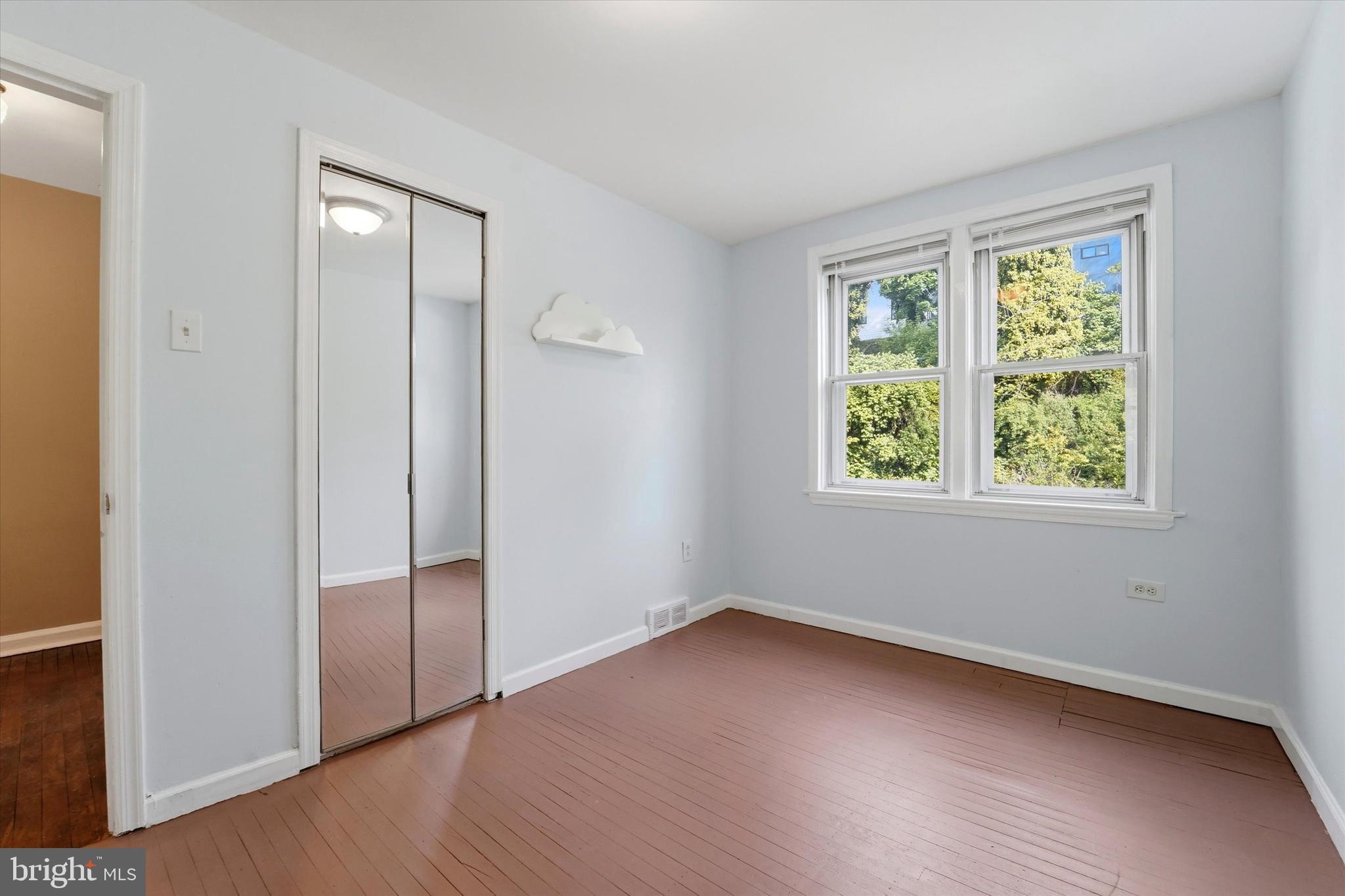ROXBOROUGH - Residential
