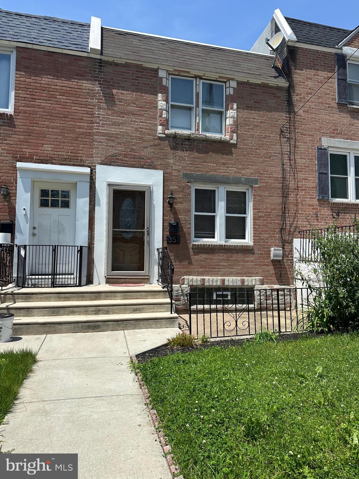 351 W SALAIGNAC STREET