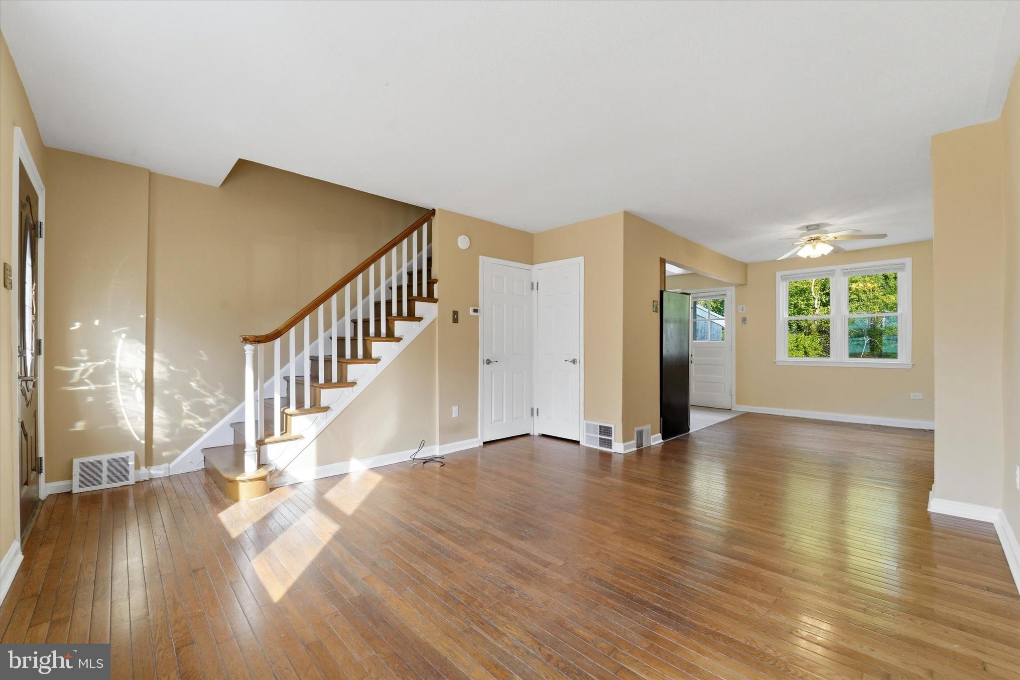 351 W SALAIGNAC STREET
