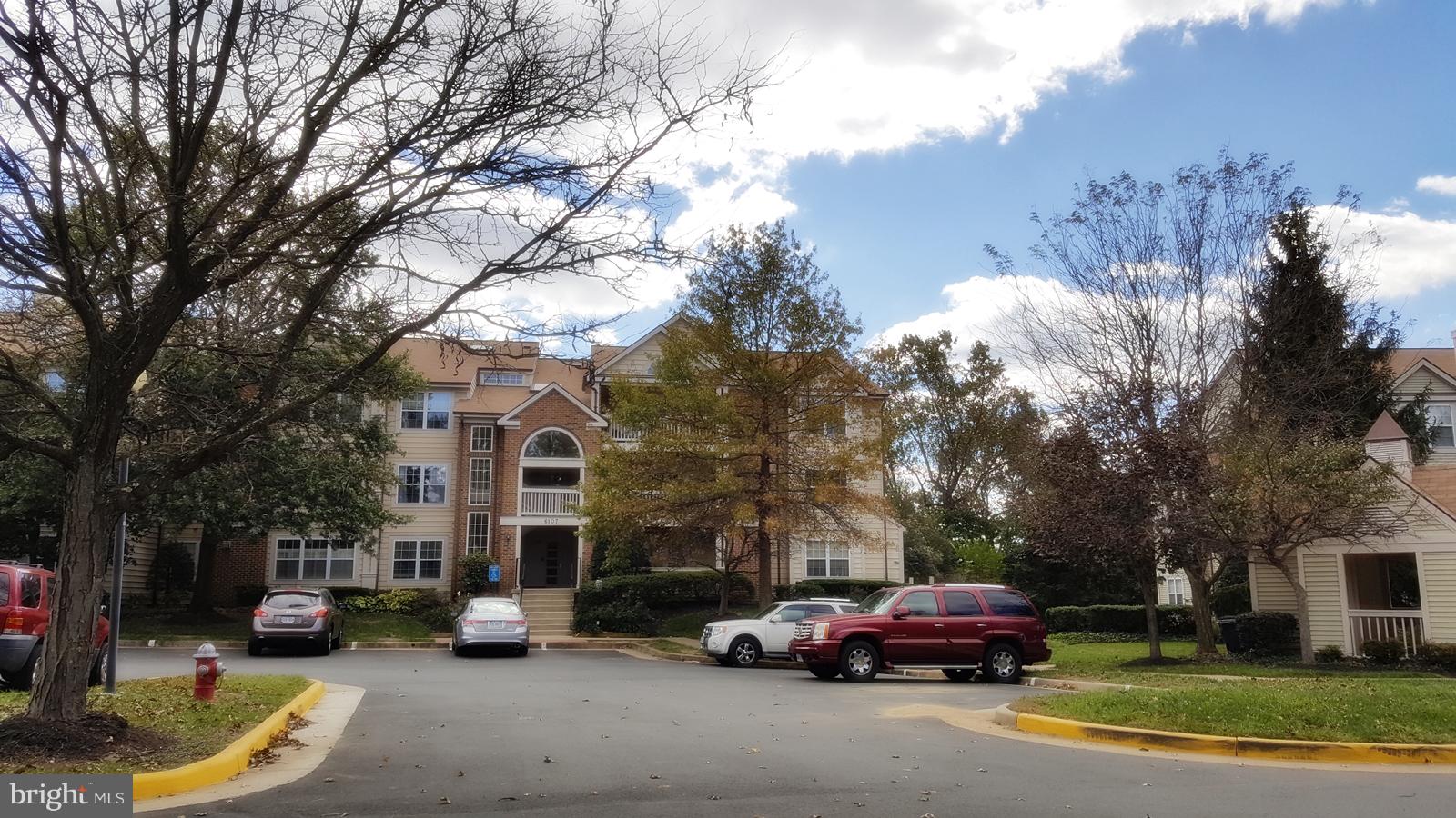 STRATFORD PLACE AT KINGS - Residential