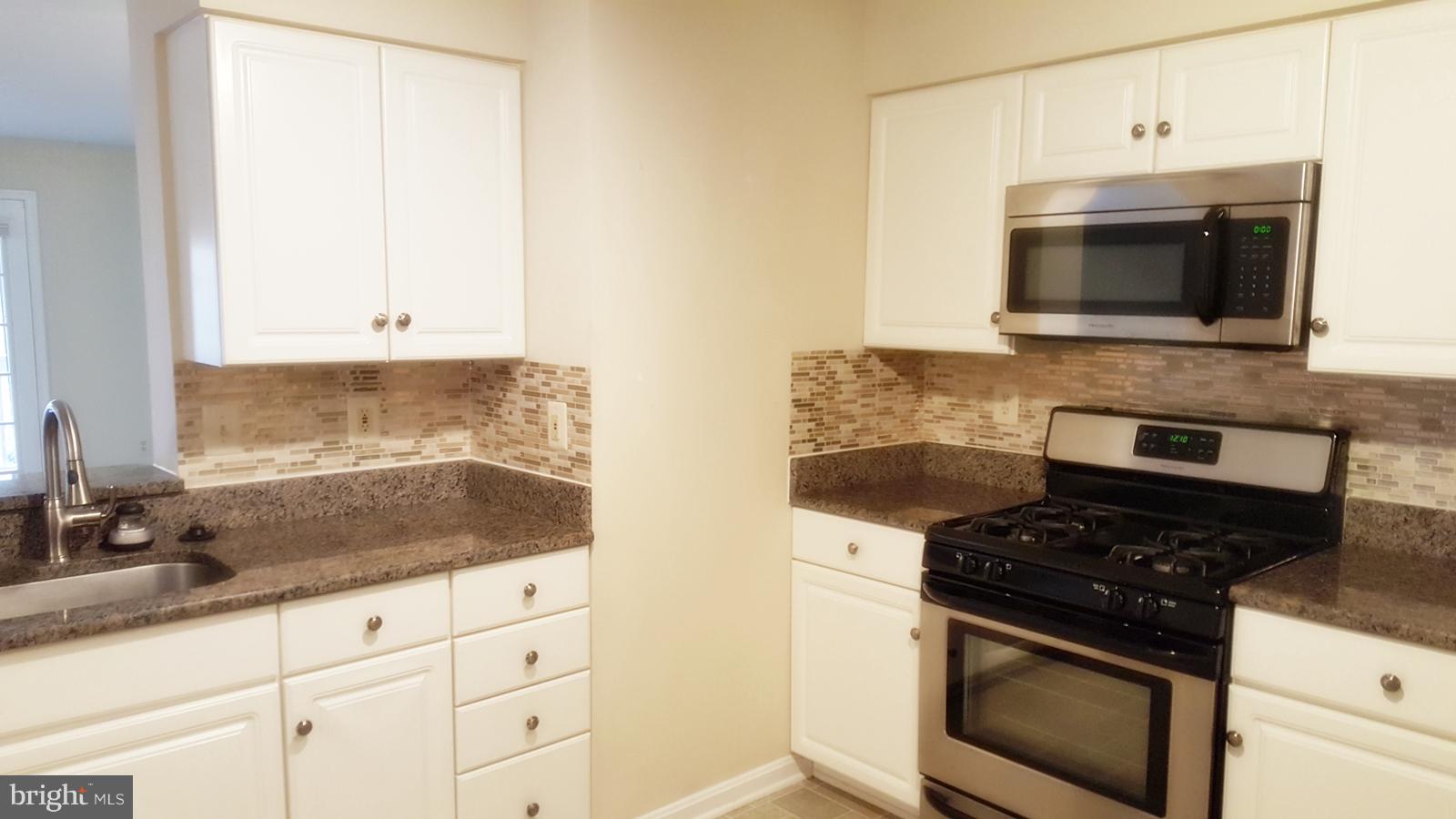 STRATFORD PLACE AT KINGS - Residential