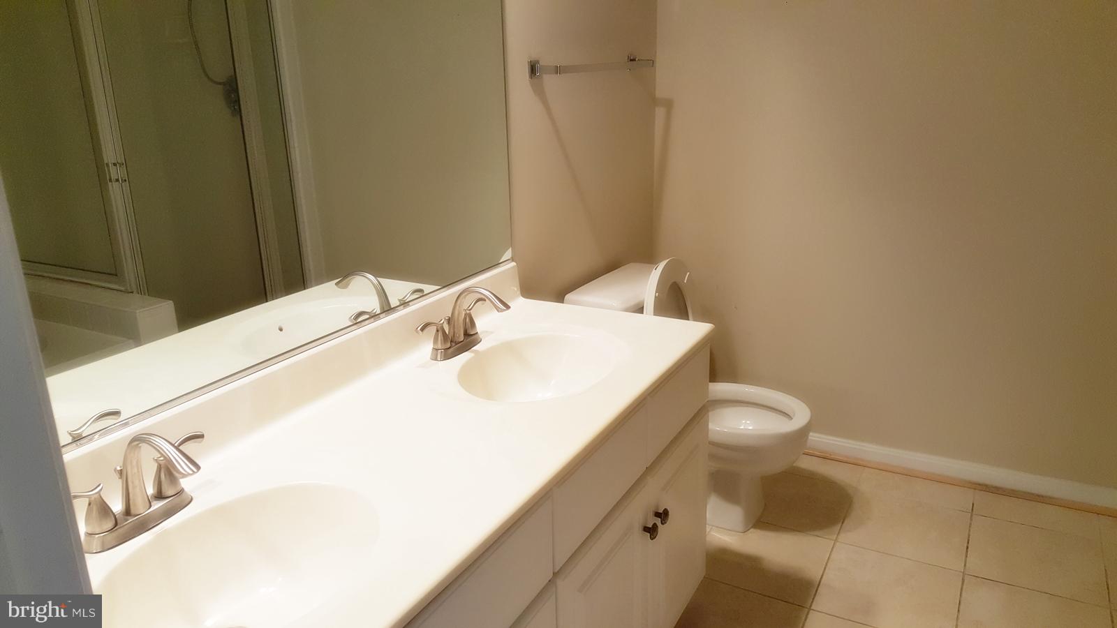 STRATFORD PLACE AT KINGS - Residential