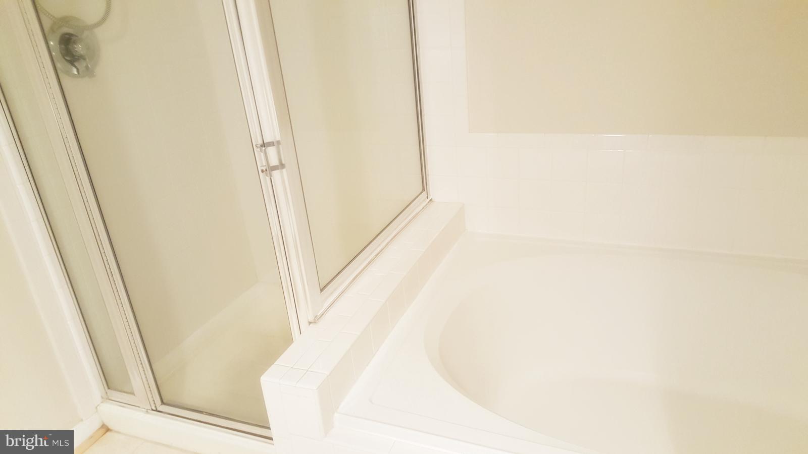 STRATFORD PLACE AT KINGS - Residential