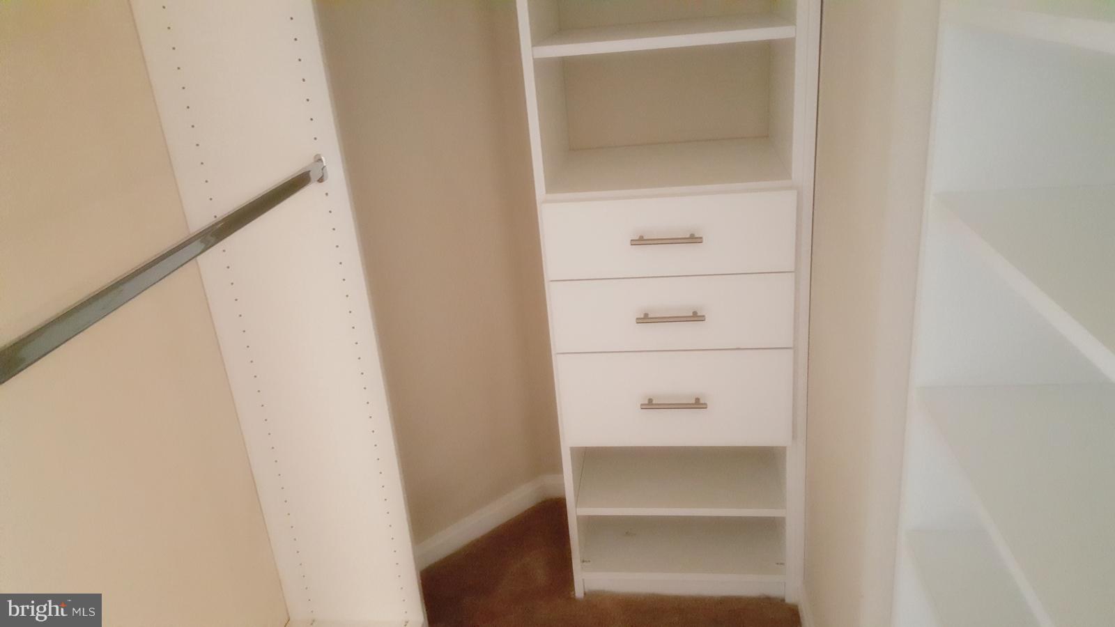 STRATFORD PLACE AT KINGS - Residential