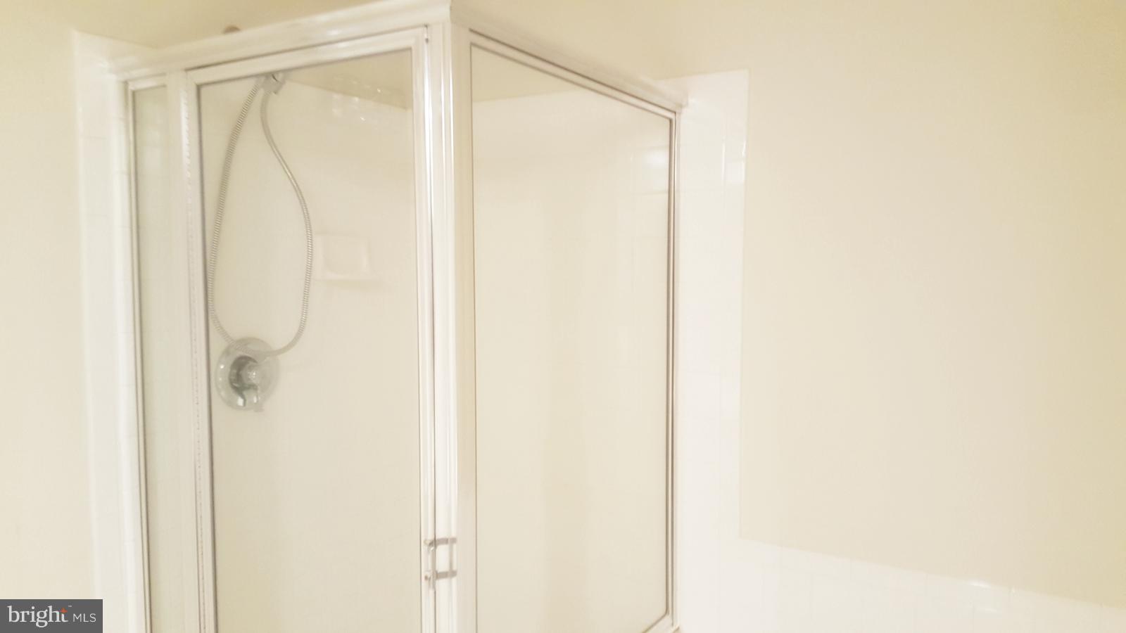 STRATFORD PLACE AT KINGS - Residential