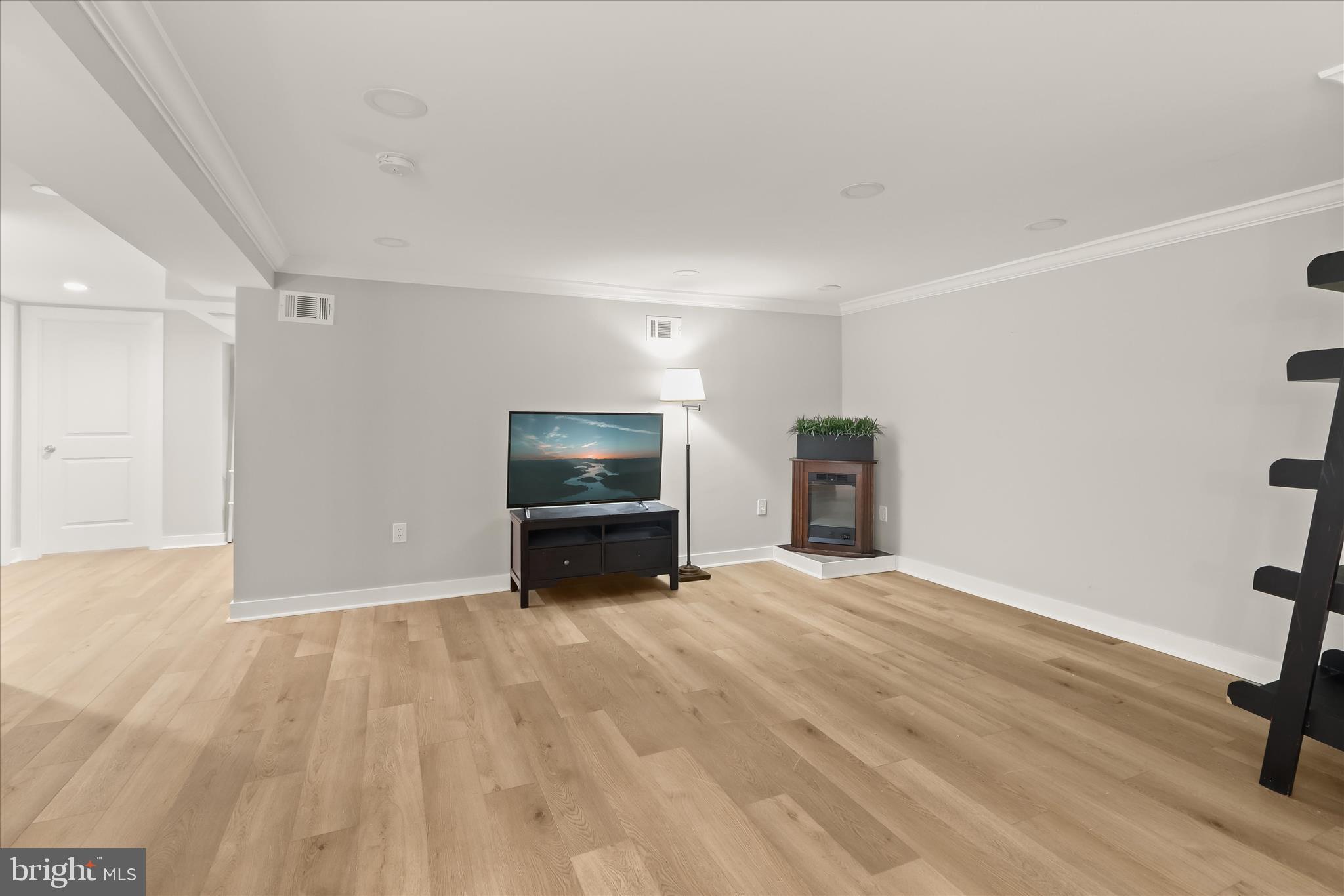 ALLVIEW ESTATES - Residential