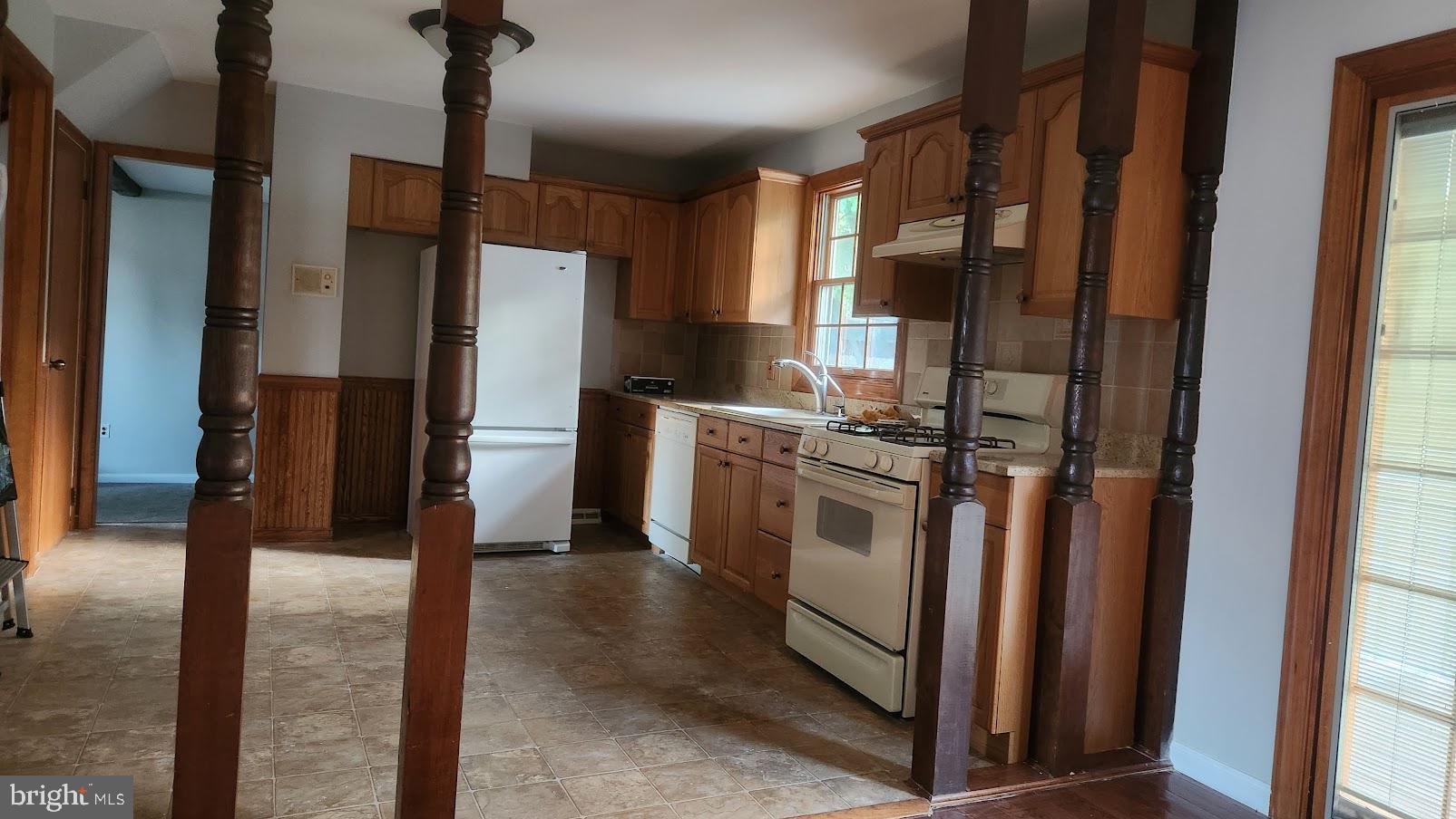 6 CEDAR CREEK DRIVE