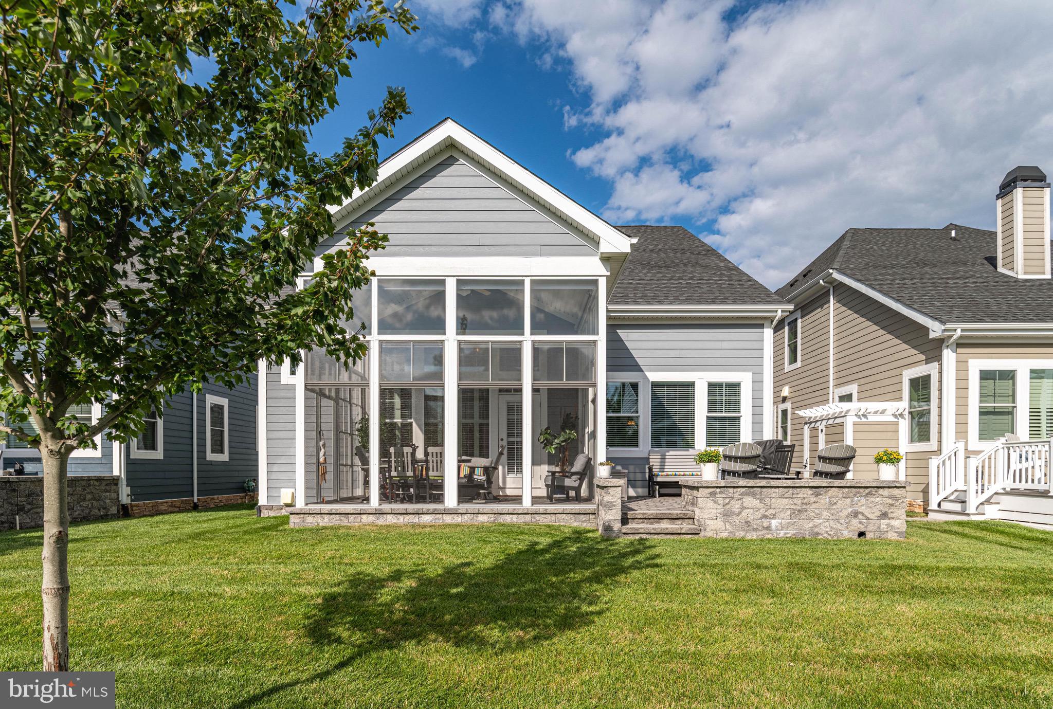 22060 SEAPORT SQUARE