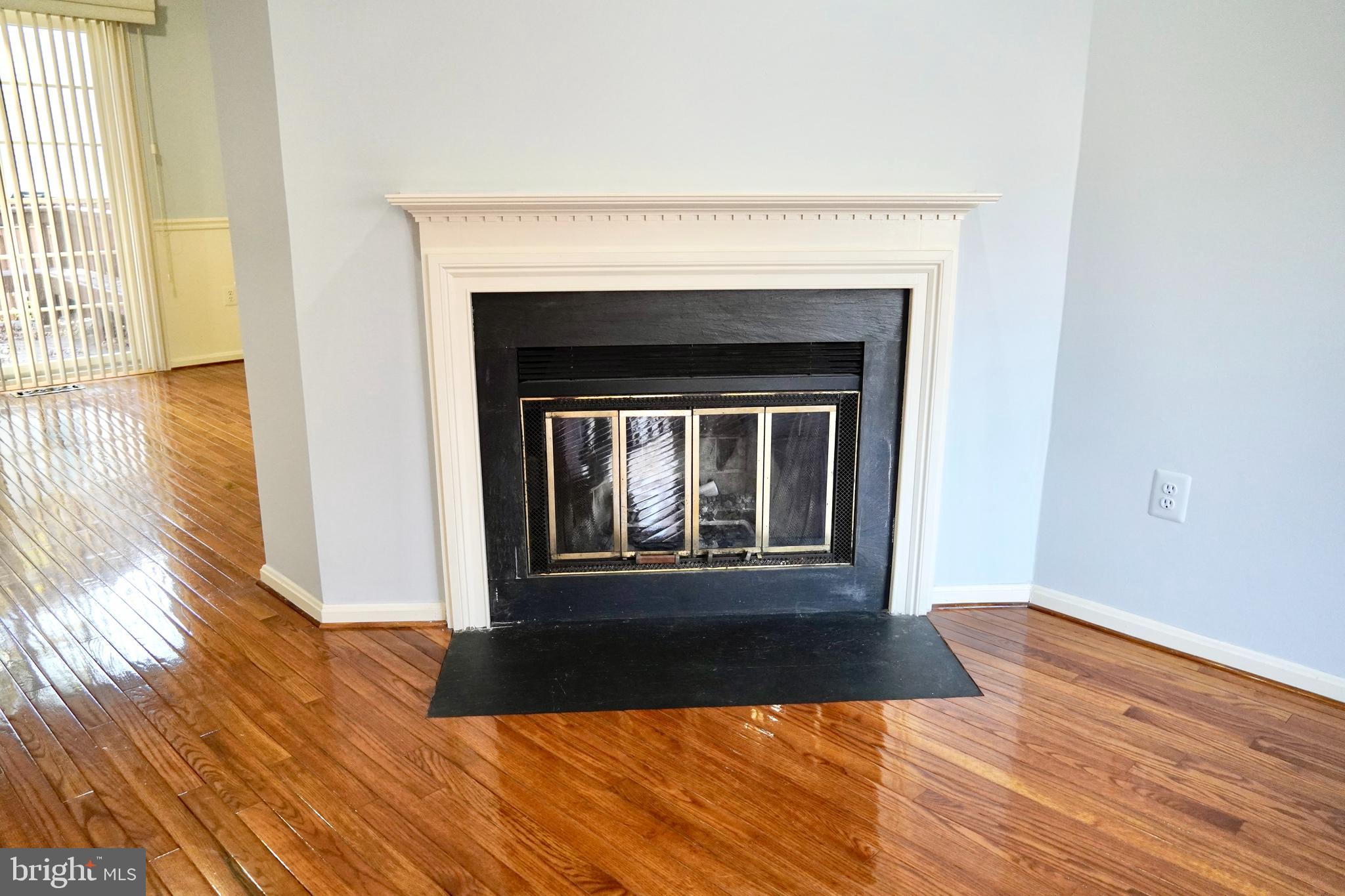 PRINCETON SQUARE - Residential Lease