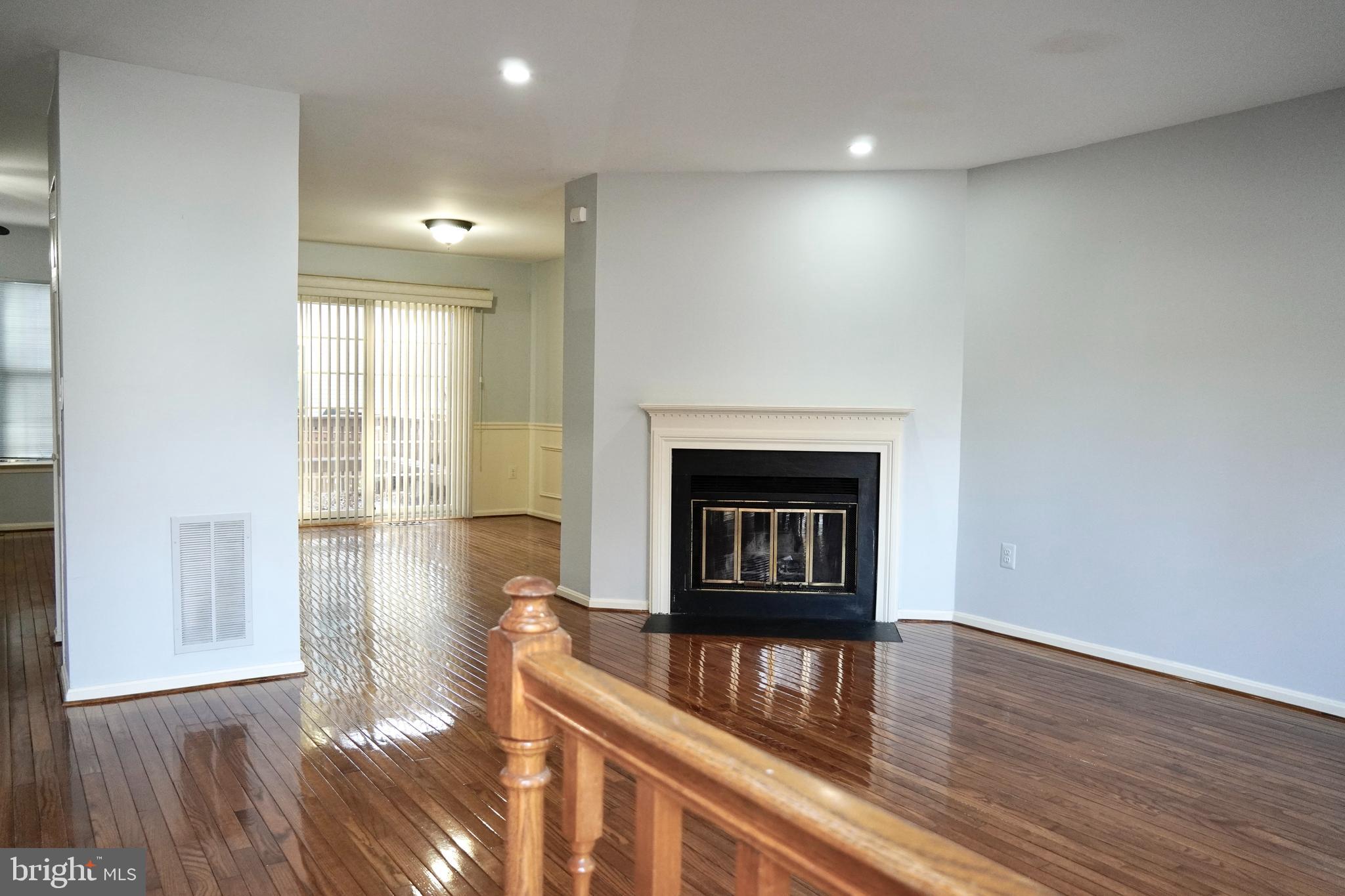 PRINCETON SQUARE - Residential Lease