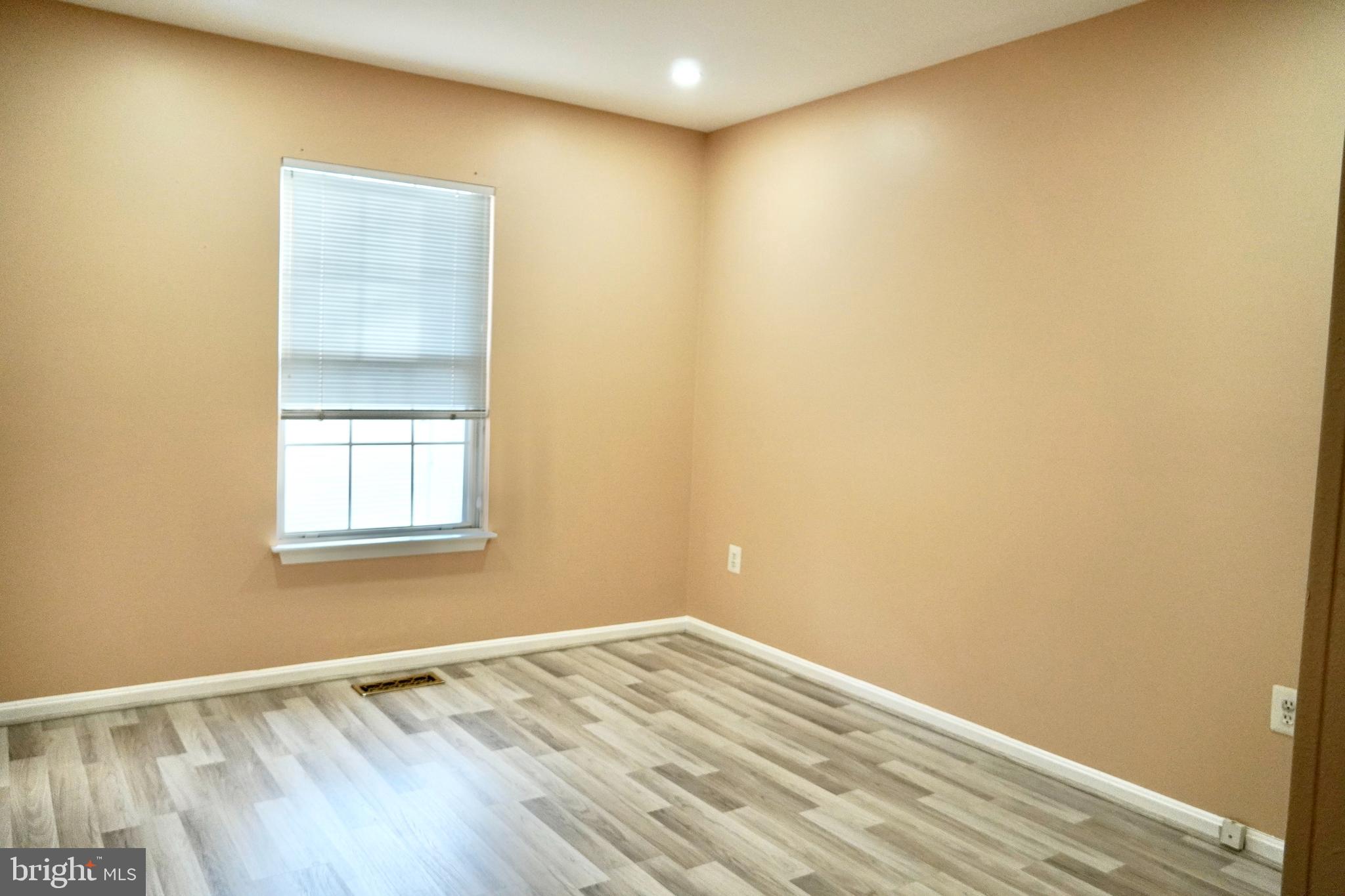 PRINCETON SQUARE - Residential Lease