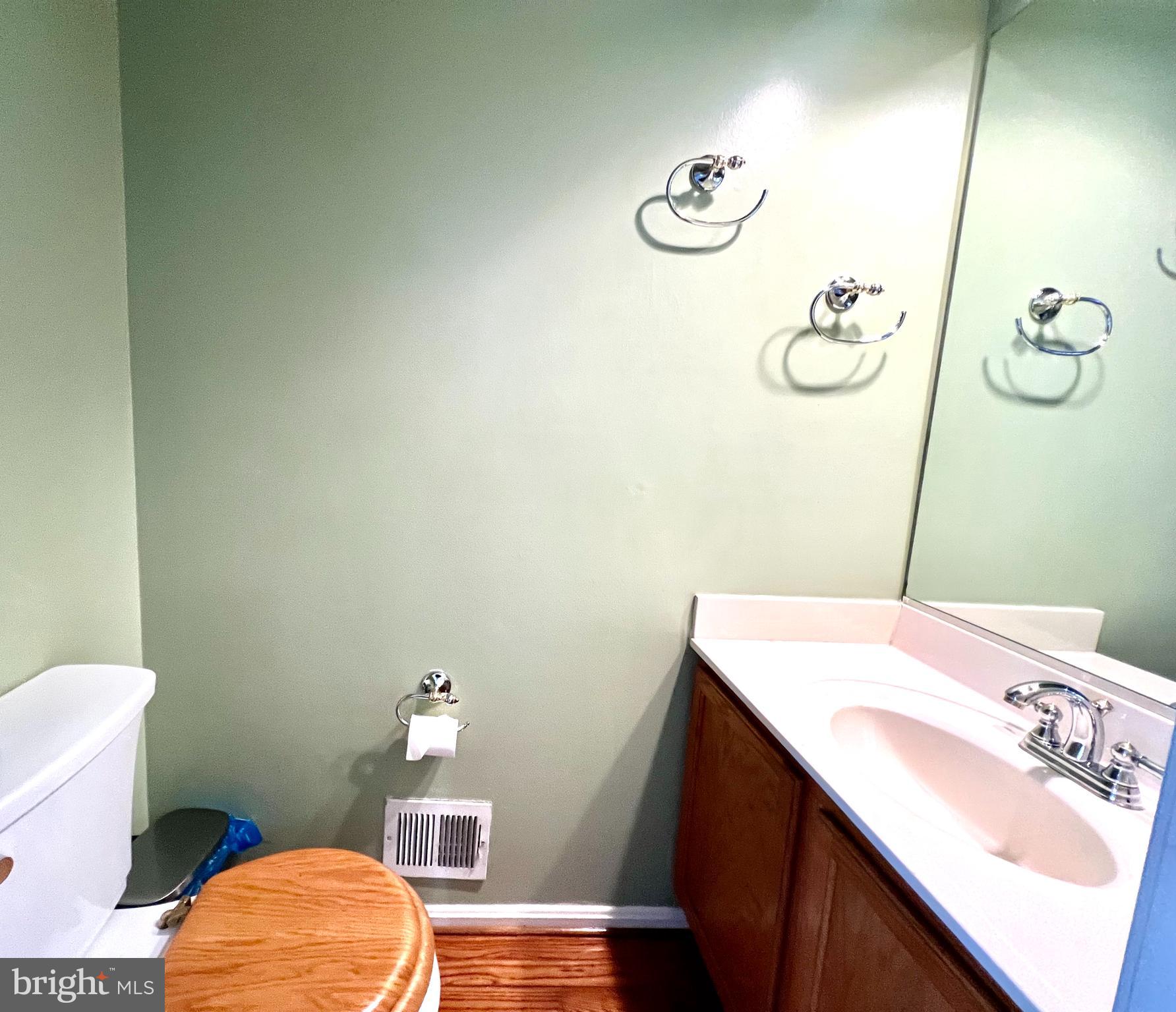 PRINCETON SQUARE - Residential Lease