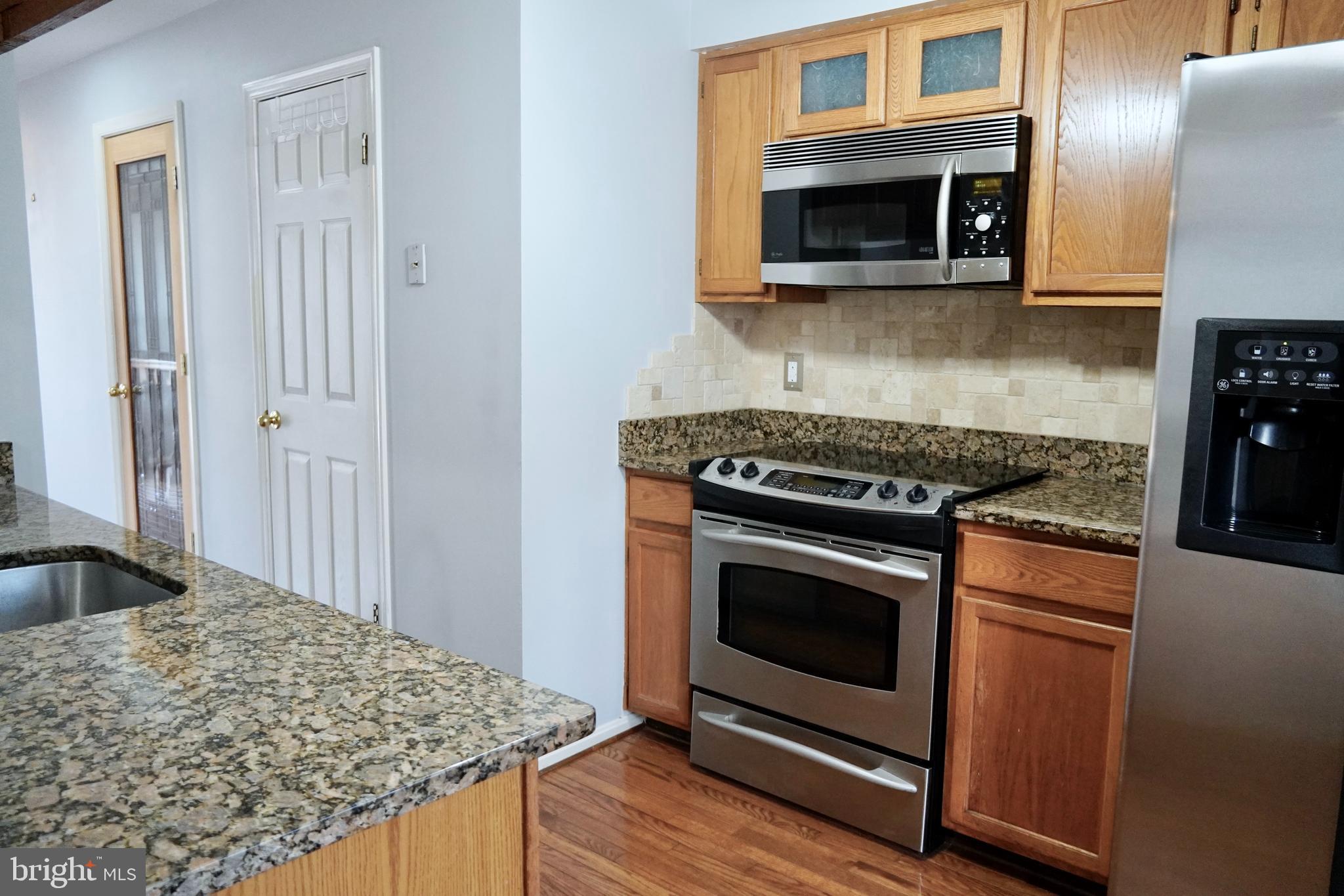 PRINCETON SQUARE - Residential Lease