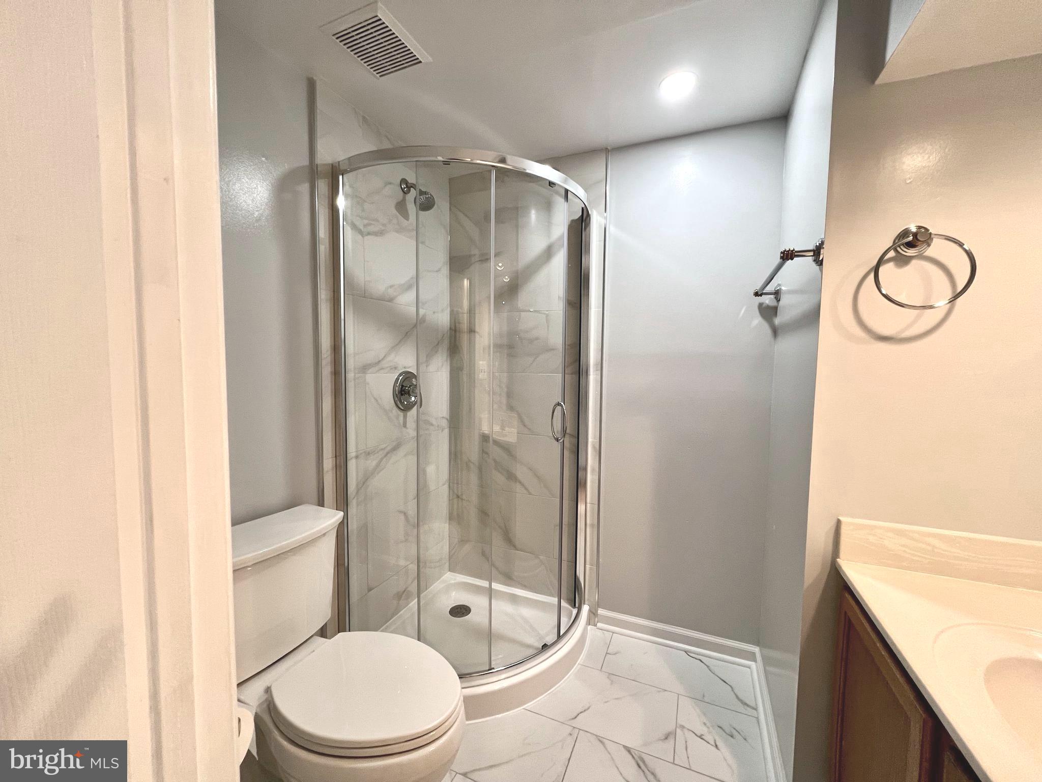 PRINCETON SQUARE - Residential Lease