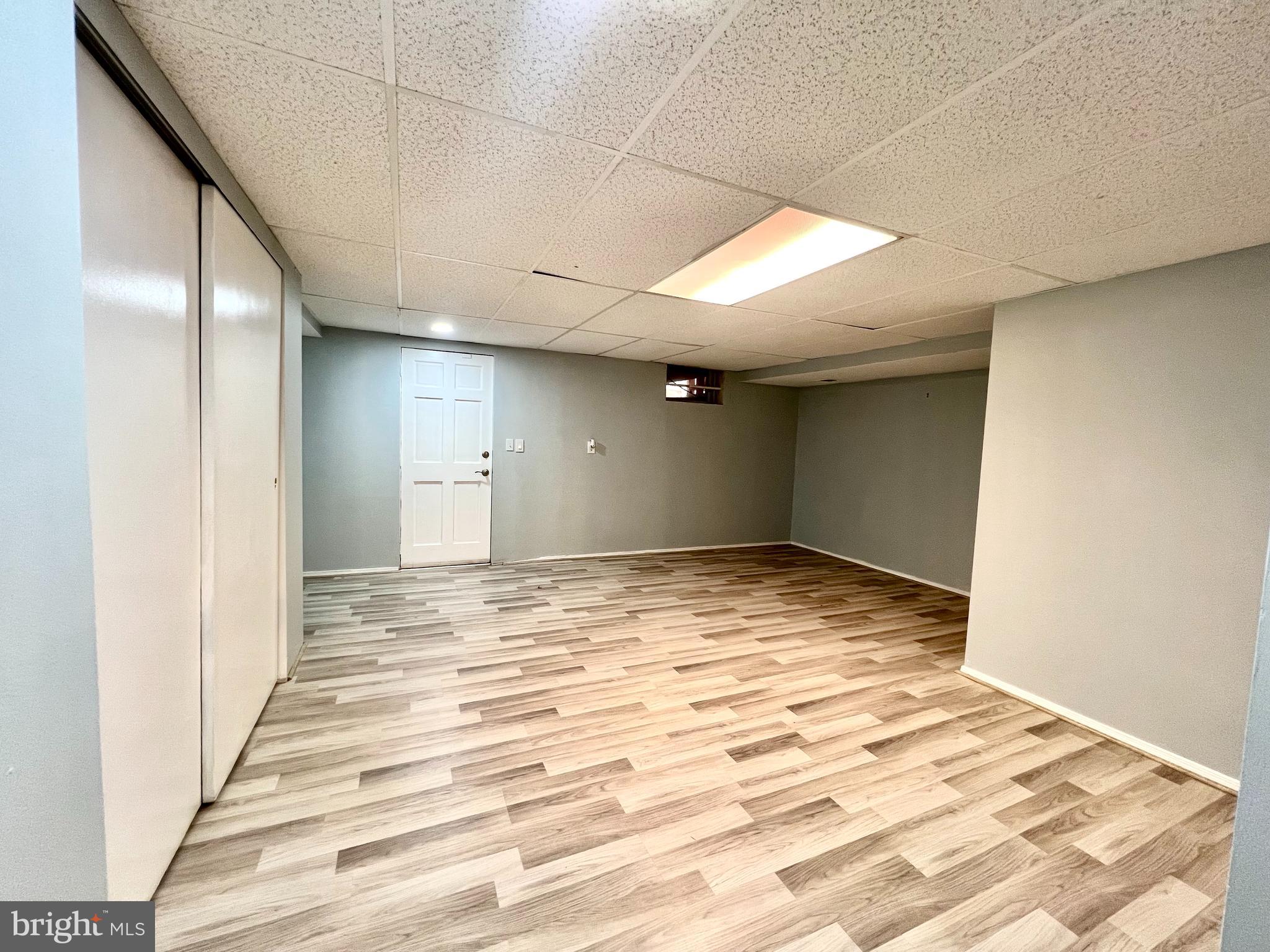 PRINCETON SQUARE - Residential Lease