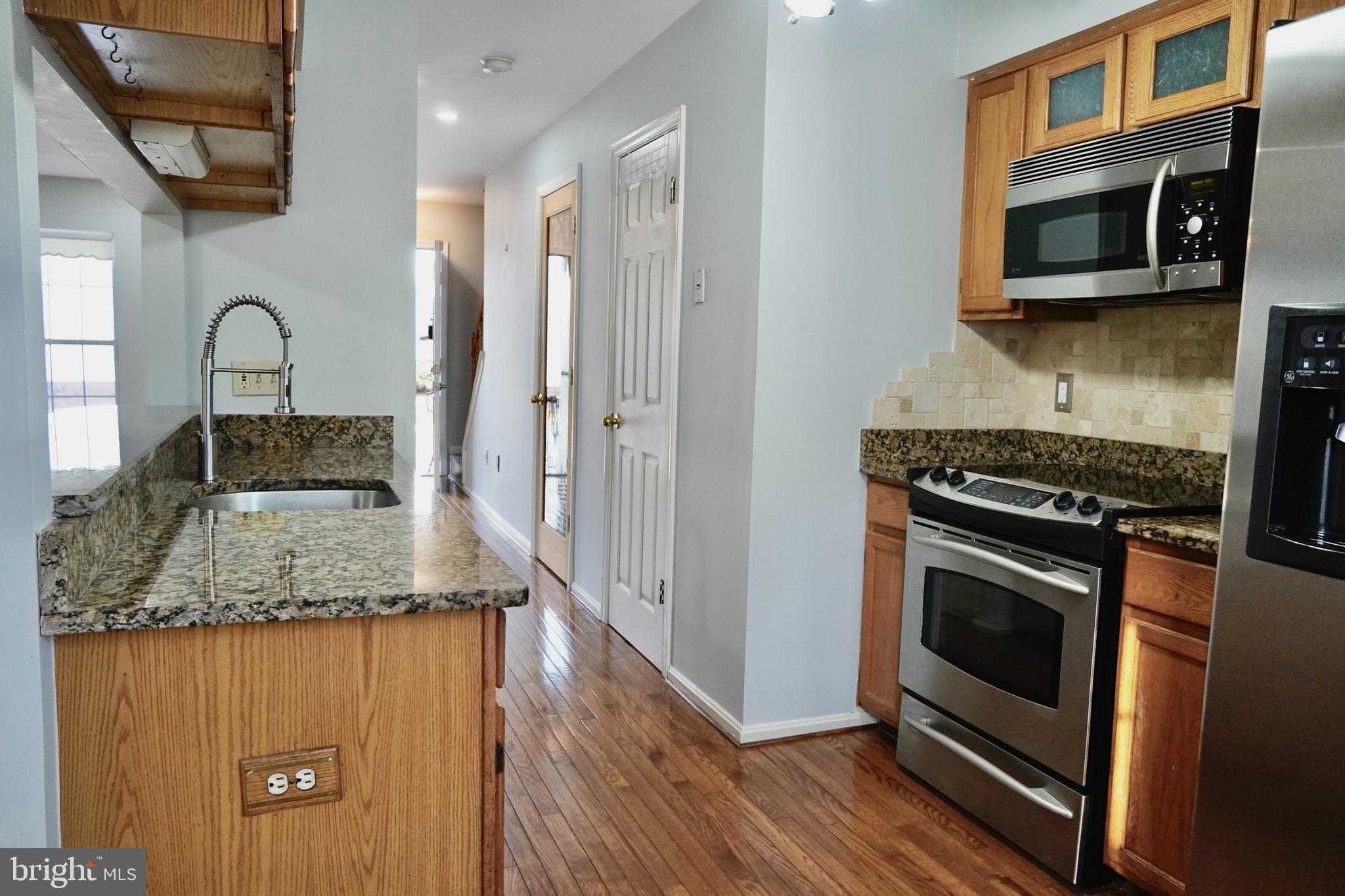 PRINCETON SQUARE - Residential Lease