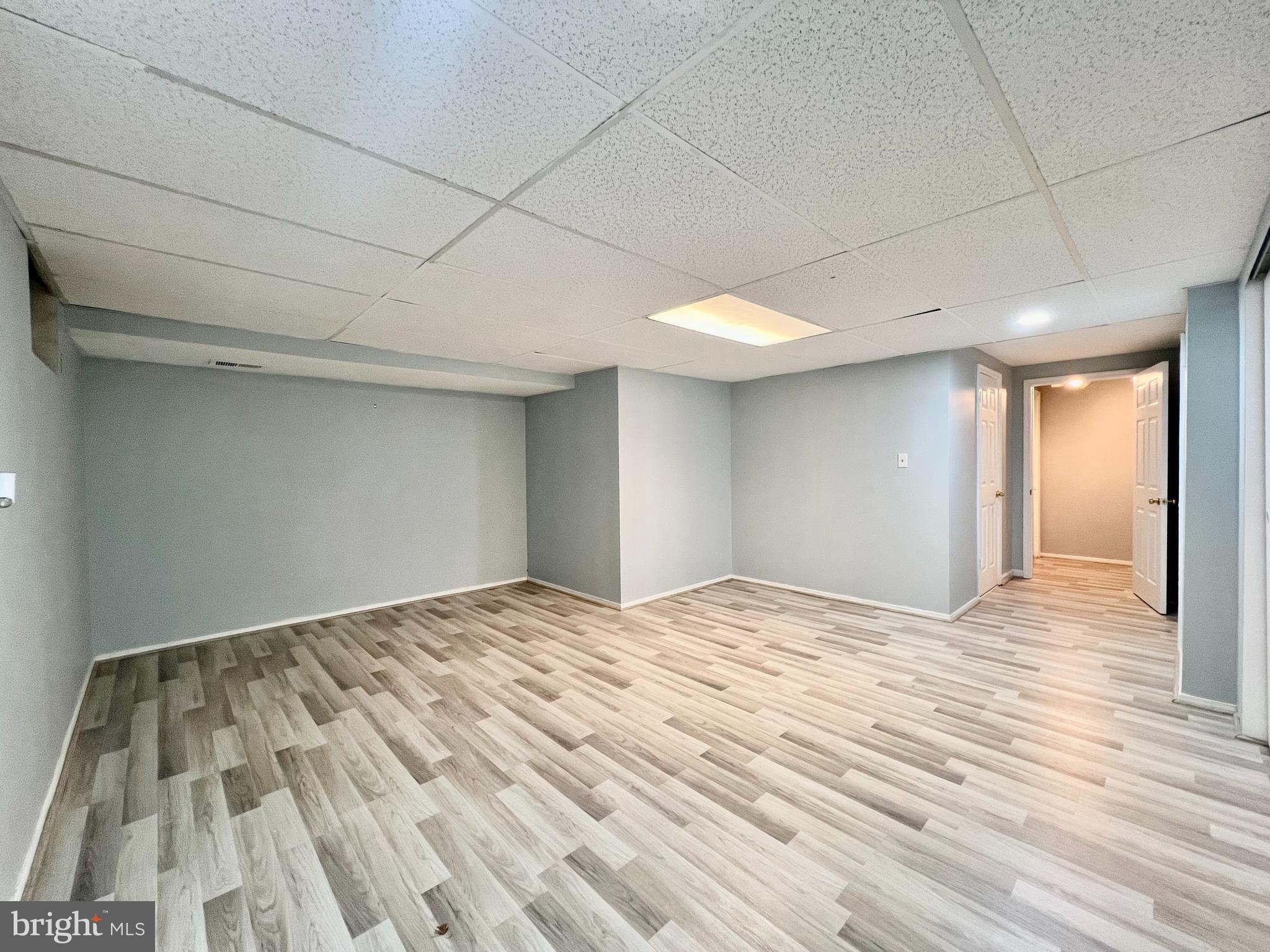 PRINCETON SQUARE - Residential Lease