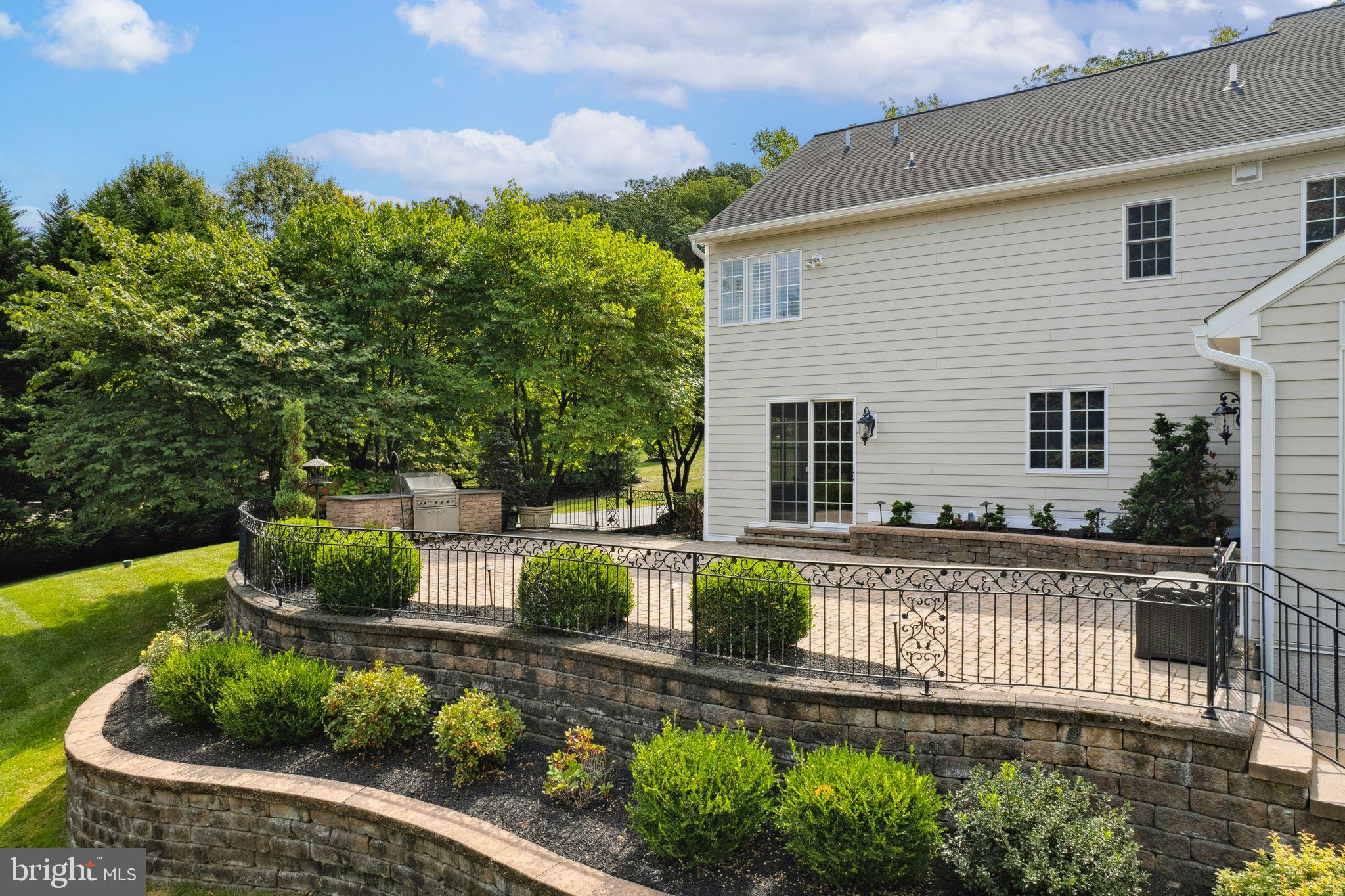 BLACKBERRY HILL - Residential